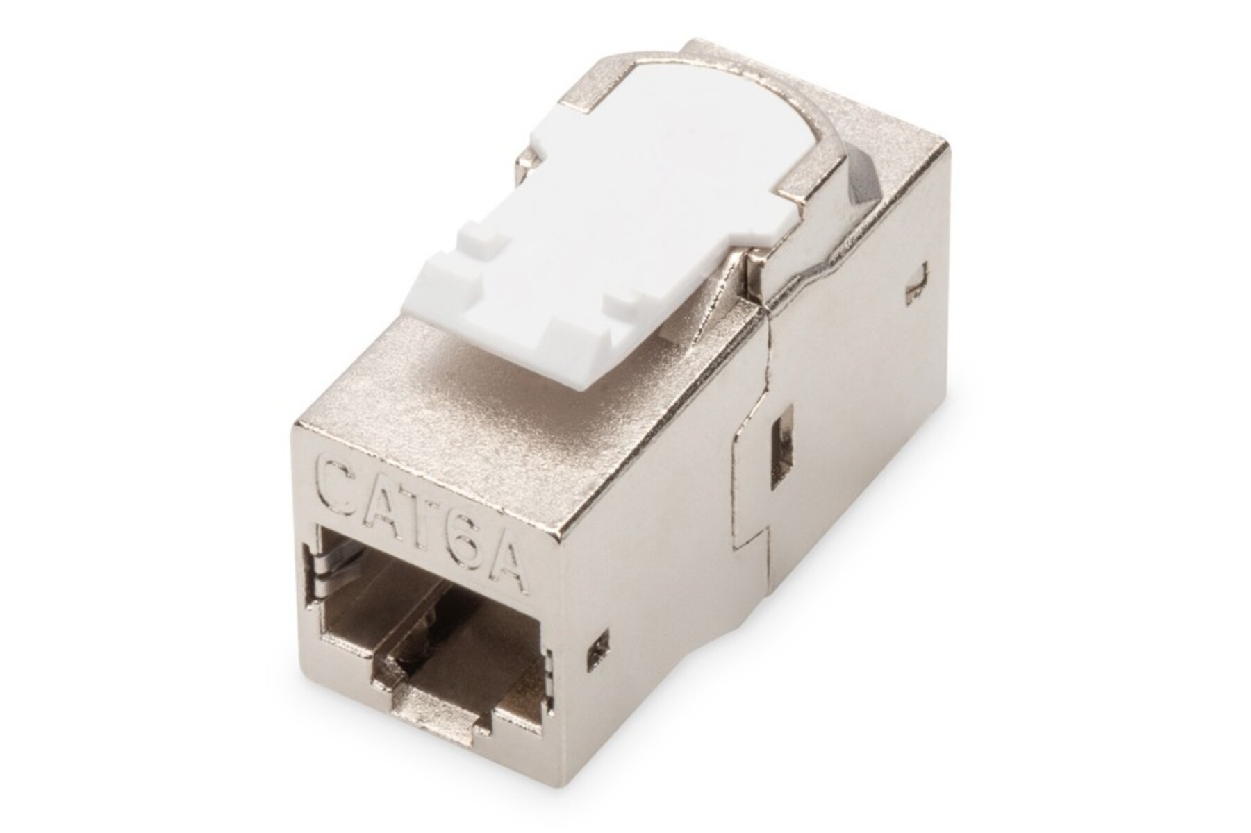 Ein CAT6A-Stecker mit silbernem Gehäuse und weißem Kunststoffverschluss. Der Stecker befindet sich auf weißem Hintergrund.