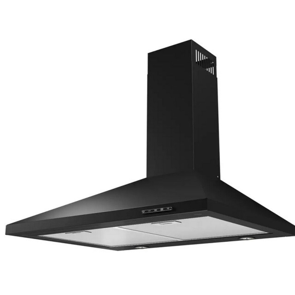 Czarny okap kuchenny. Ma pochylony przód z dwoma światłami i wysoki, prostokątny komin. Tło jest białe.