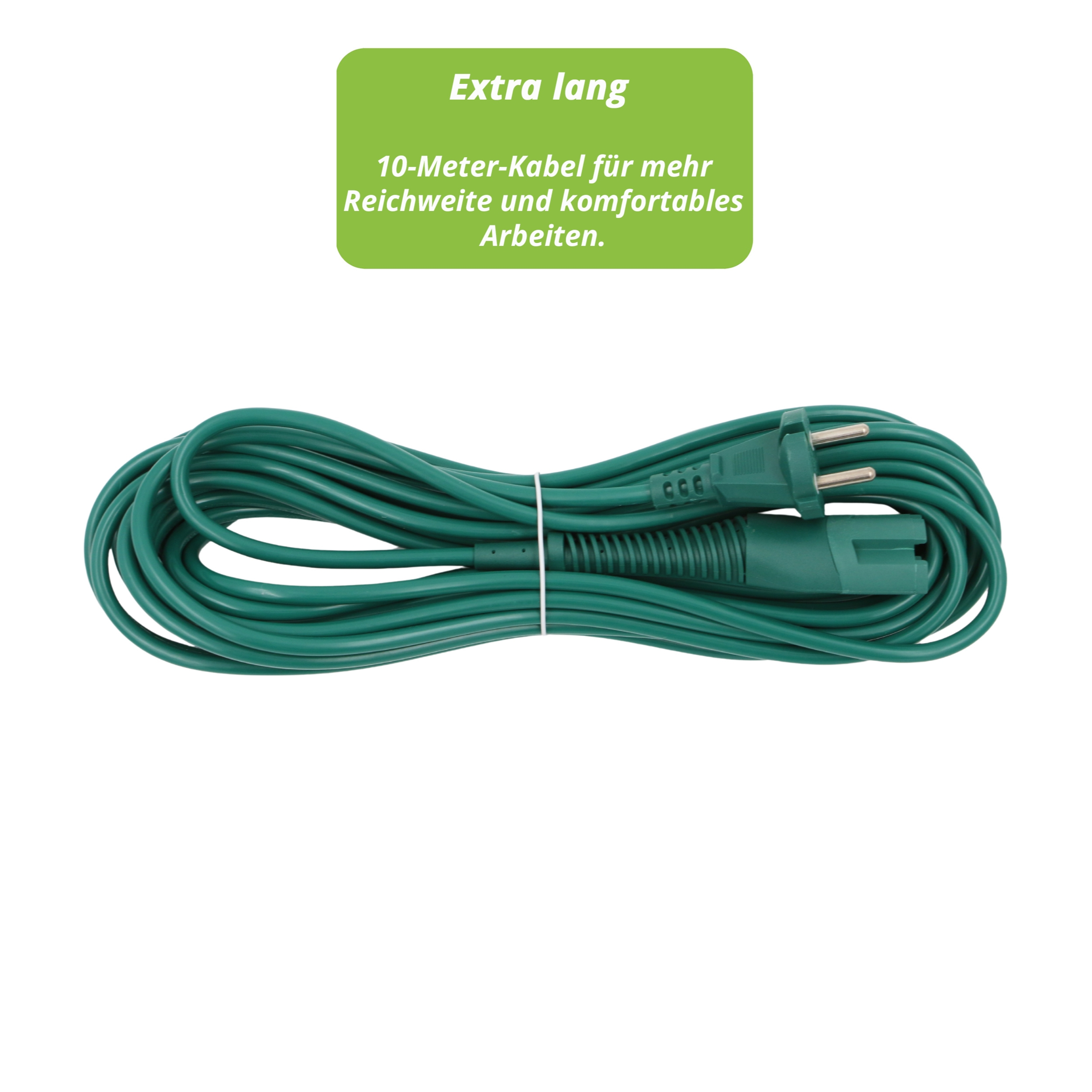 Ein grünes Verlängerungskabel. Es hat einen Stecker und eine Steckdose. Es ist aufgerollt und mit einem weißen Band gebunden.