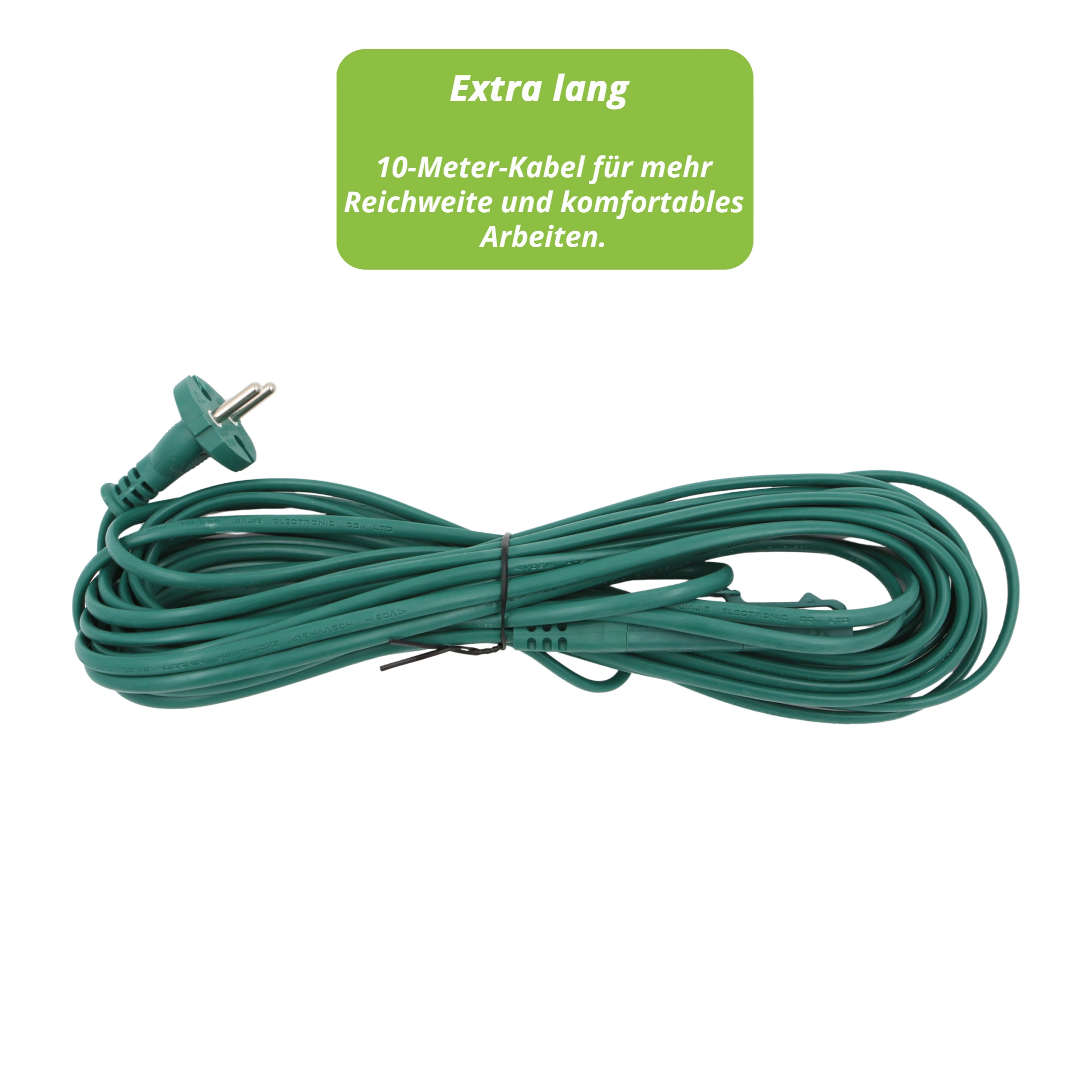 Grünes Verlängerungskabel mit Stecker, aufgerollt. Der Text Extra lang steht in einem grünen Rechteck.