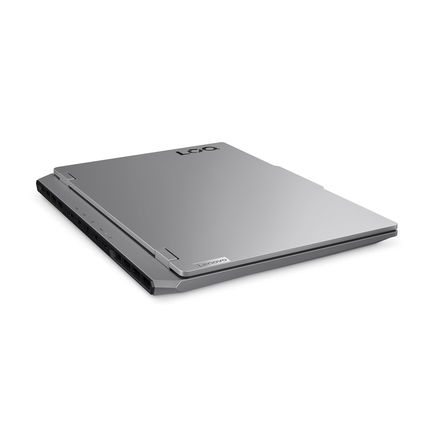 Gümüş renkli kapalı Lenovo dizüstü bilgisayar. Üstte 'LOQ' yazısı, altta Lenovo logosu var. Arka plan beyaz.