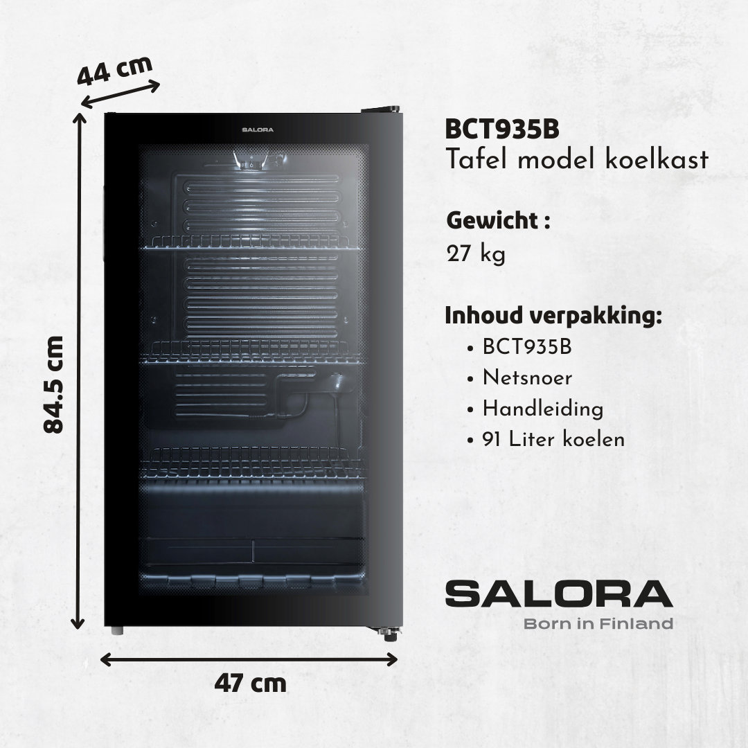 Een zwarte minikoelkast met glazen deur. Afmetingen: 44cm breed, 84,5cm hoog en 47cm diep. Het merk is Salora.