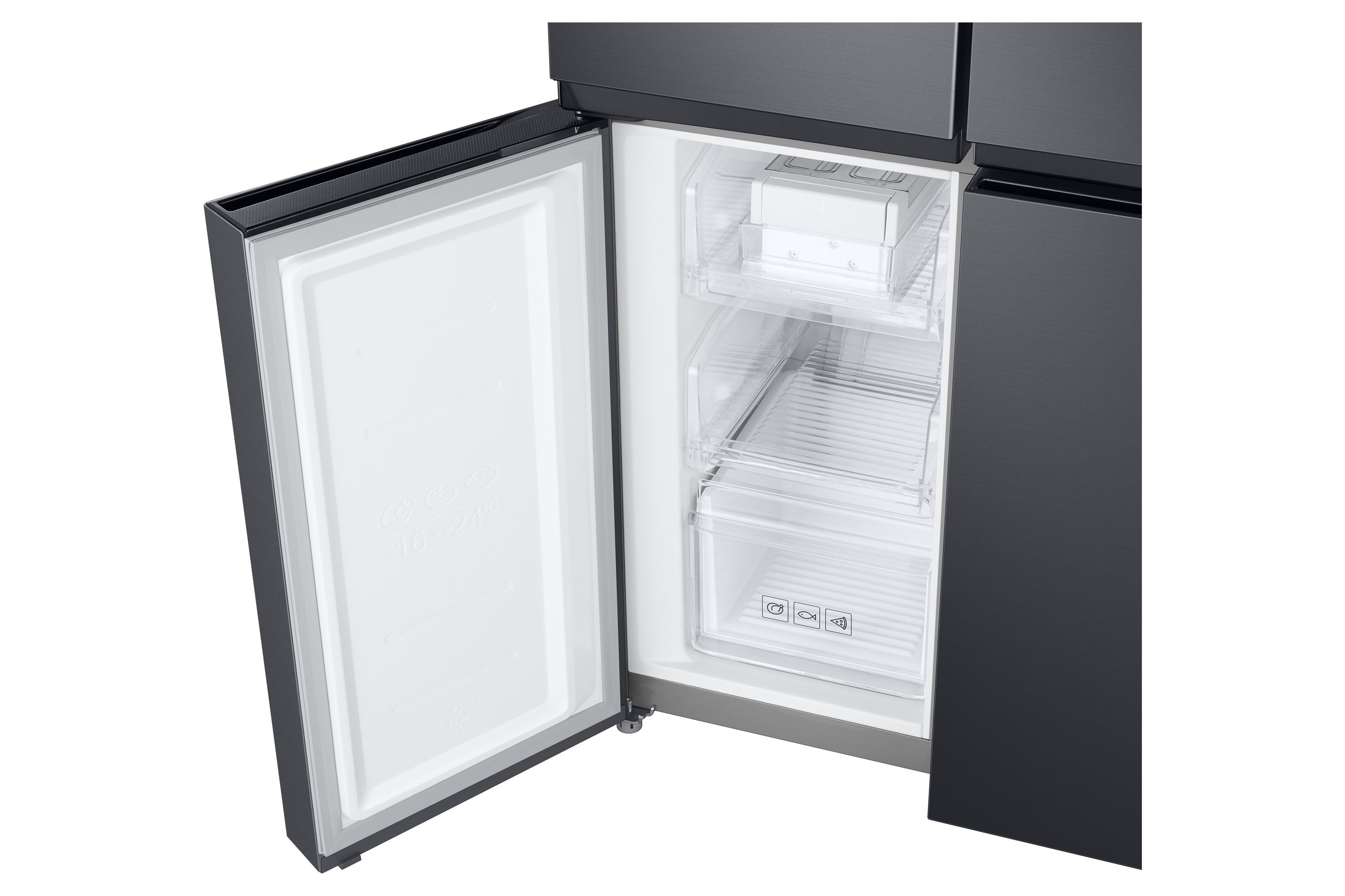 Un refrigerador gris oscuro con la puerta del congelador abierta. En el interior hay tres cajones de plástico transparente y una máquina de hielo blanca.