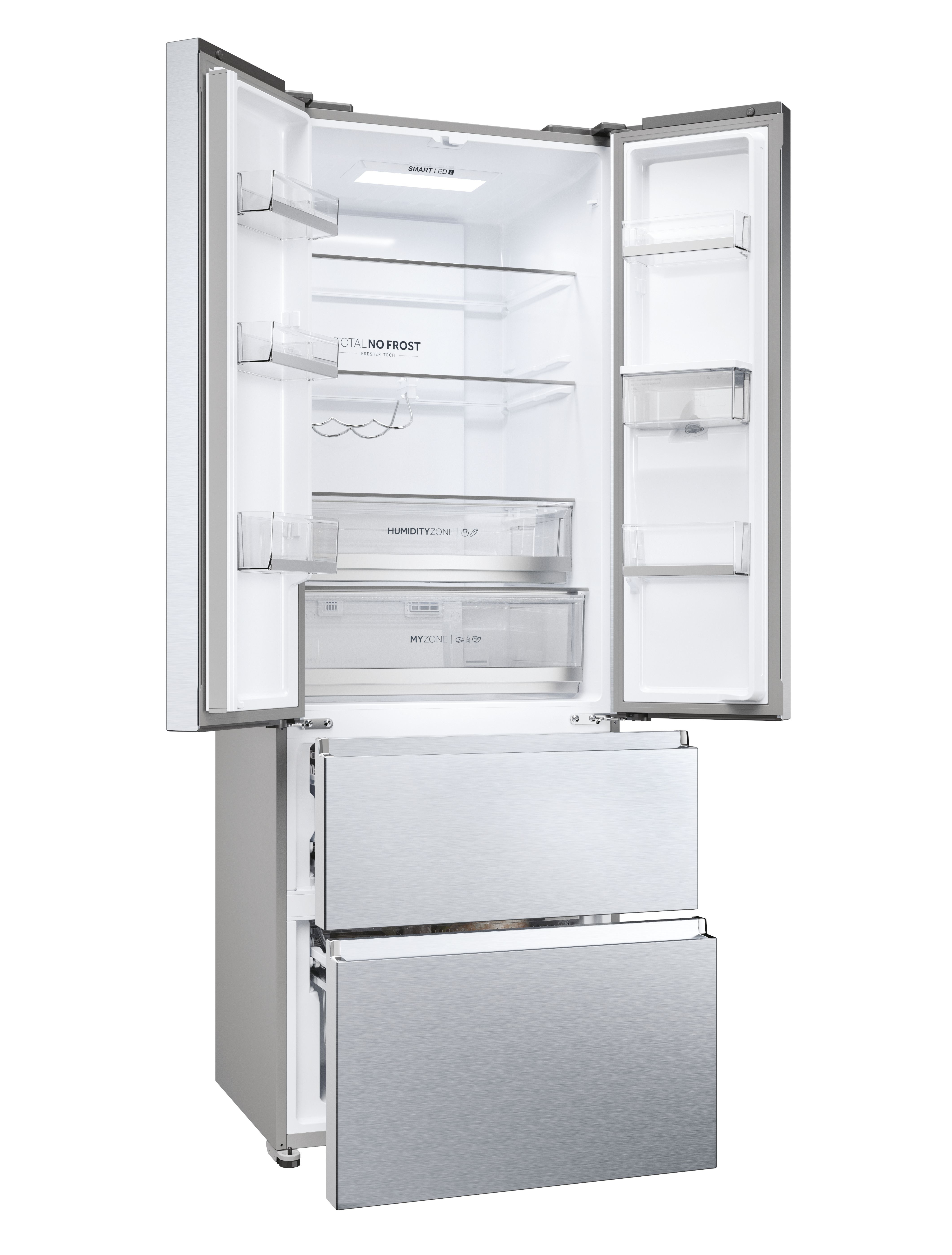 Un frigorifero in acciaio inox aperto, mostra ripiani, cassetti e dettagli interni come Smart LED e Humidity Zone.