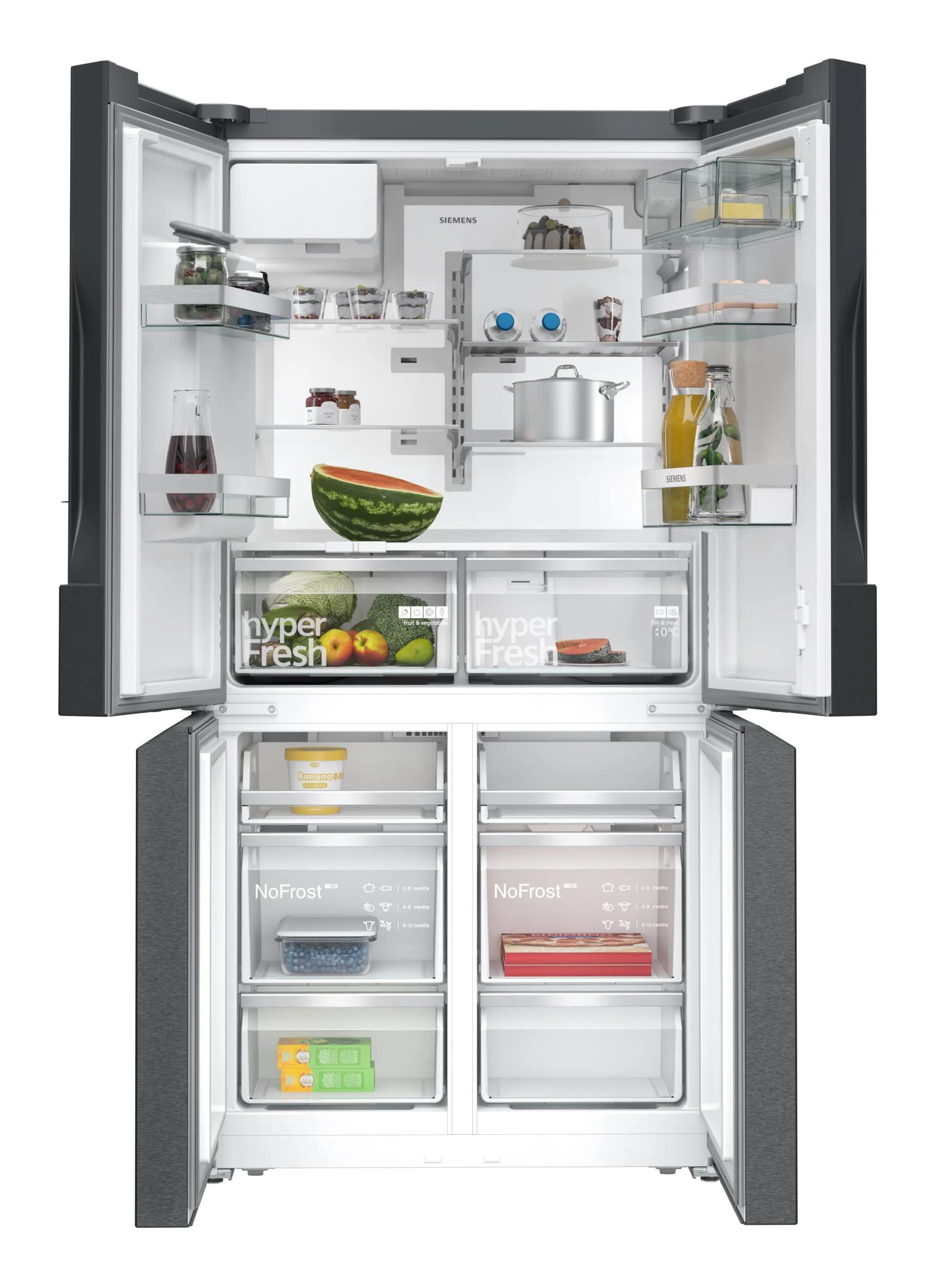 Offener Kühlschrank gefüllt mit Lebensmitteln: Wassermelone, Gemüse, Flaschen, Eier und Eis. Enthält NoFrost- und hyperFresh-Etiketten.