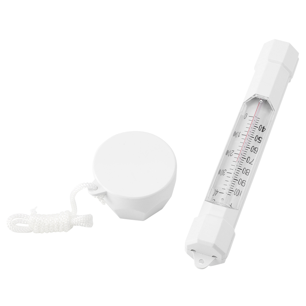 Ein weißes Poolthermometer und ein weißes kreisförmiges Objekt mit Schnur auf weißem Hintergrund.