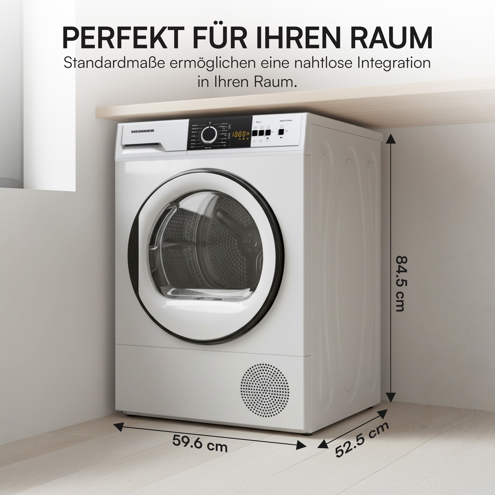 Ein weißer Trockner mit beschrifteten Abmessungen. Der Trockner steht unter einem Regal. Text lautet 'PERFEKT FÜR IHREN RAUM'.
