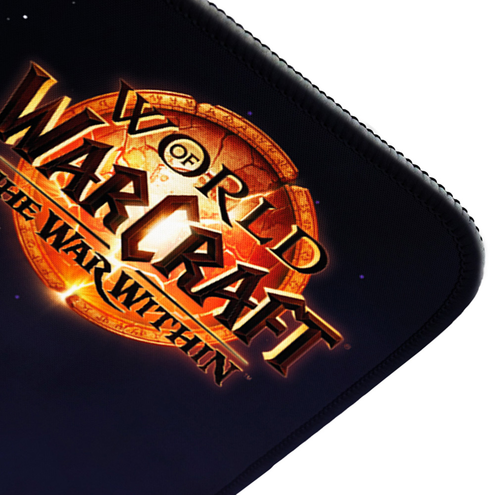 World of Warcraft-Logo auf dunklem Hintergrund. Das Logo ist in Gold und Orange gehalten, mit den Worten "World of Warcraft: The War Within".