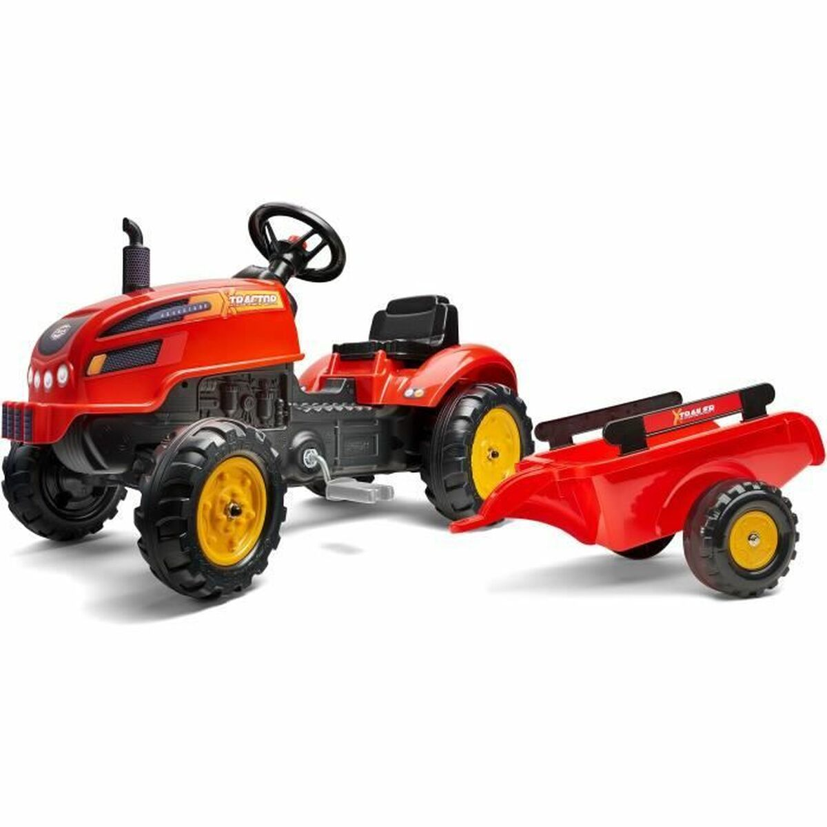 Ein roter Spielzeugtraktor mit Anhänger. Er hat schwarze Räder mit gelben Zentren. Der Traktor hat das Wort 'Tractor' darauf.