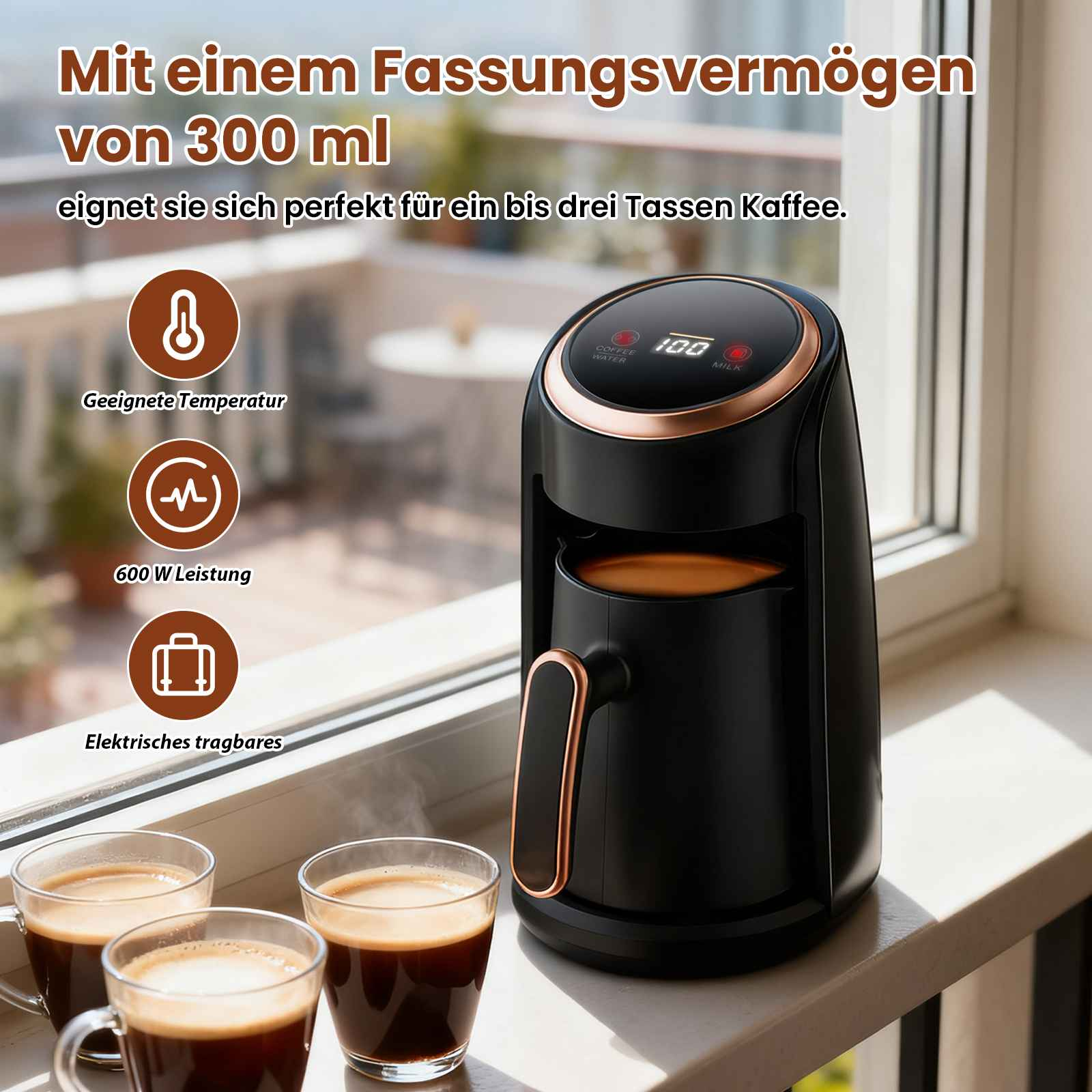 Eine schwarze und kupferfarbene Kaffeemaschine neben einem Fenster mit 3 Kaffeetassen. Dampf steigt aus den Tassen auf.