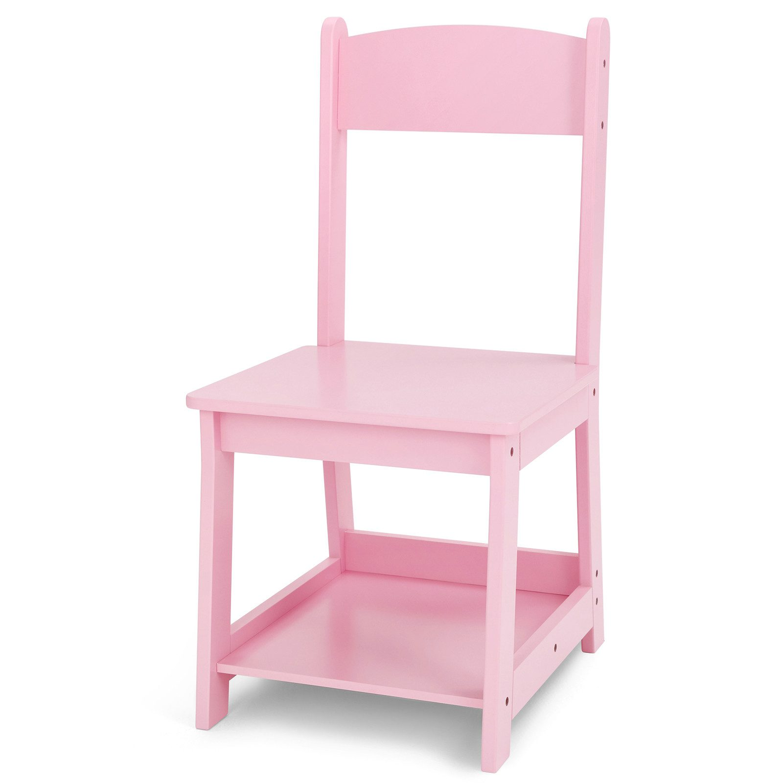 Rosa Holzstuhl. Er hat eine Rückenlehne, einen Sitz und ein Regal. Der Stuhl steht auf weißem Hintergrund.