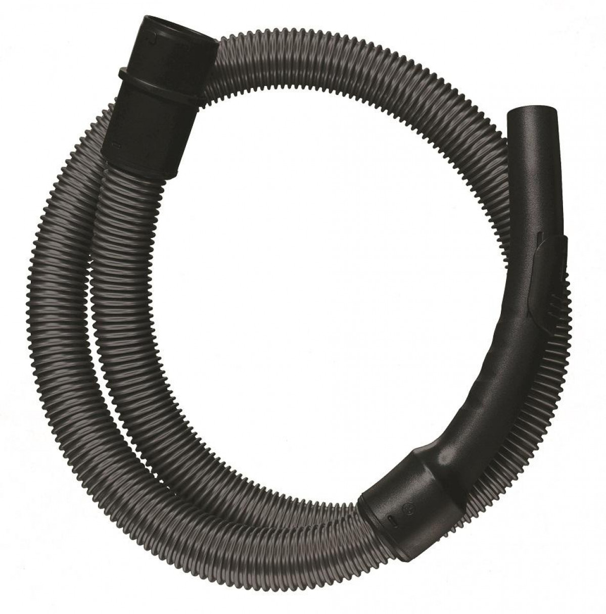 Czarny wąż do odkurzacza z żebrowanym wzorem, skręcony na białym tle.