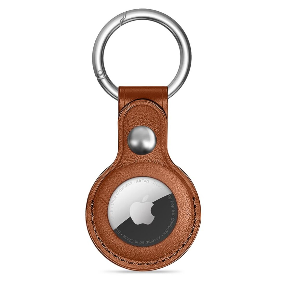 Ein brauner Leder-Apple AirTag-Halter mit einem silbernen Schlüsselring. Der AirTag hat ein weißes Apple-Logo auf schwarzem Grund.