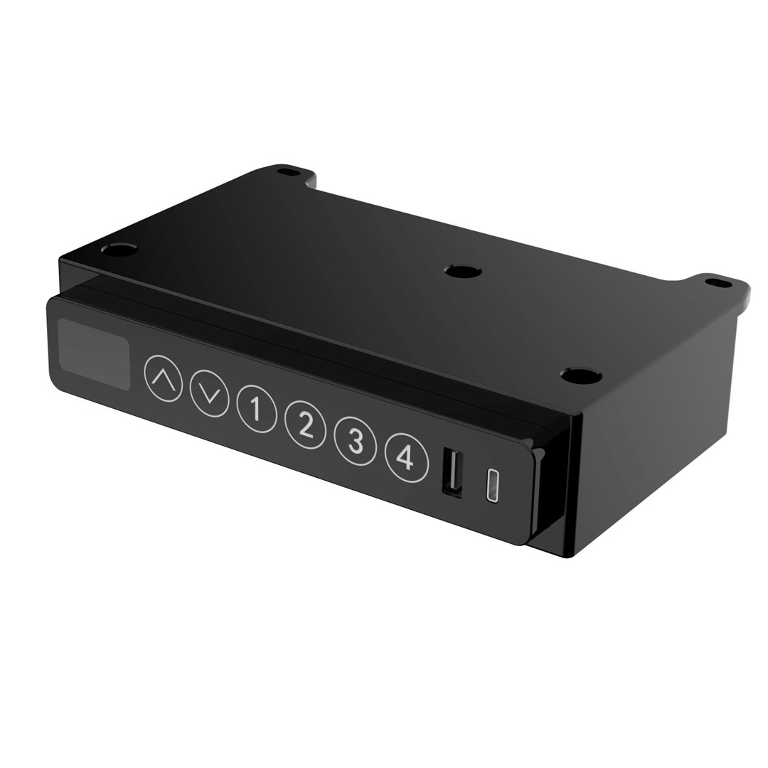 Czarne prostokątne urządzenie z przyciskami i wyświetlaczem. Posiada ponumerowane przyciski, strzałki i porty USB. Urządzenie leży na białej powierzchni.