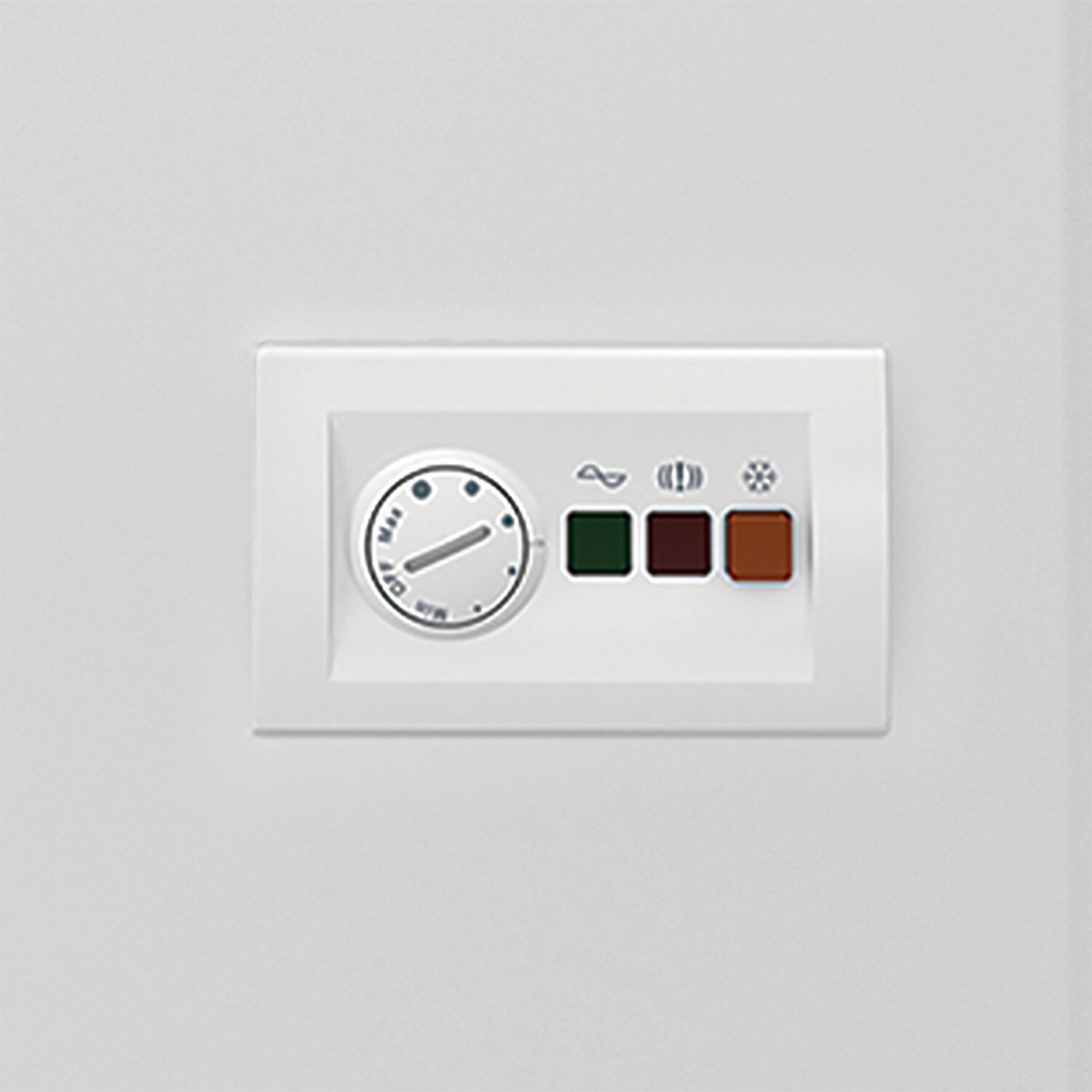 Pannello di controllo bianco con un quadrante circolare e tre pulsanti colorati: verde, marrone e arancione, su sfondo bianco.
