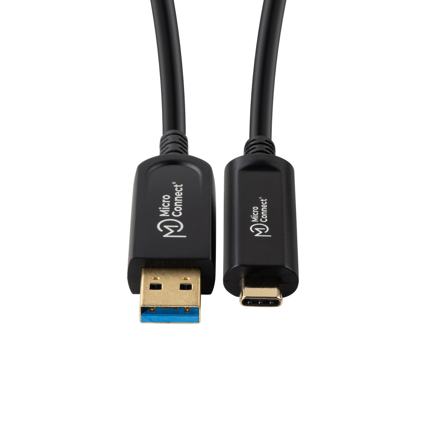 Deux câbles USB noirs avec la marque Micro Connect. L'un a un connecteur USB-A, l'autre un USB-C. Les deux sont sur fond blanc.