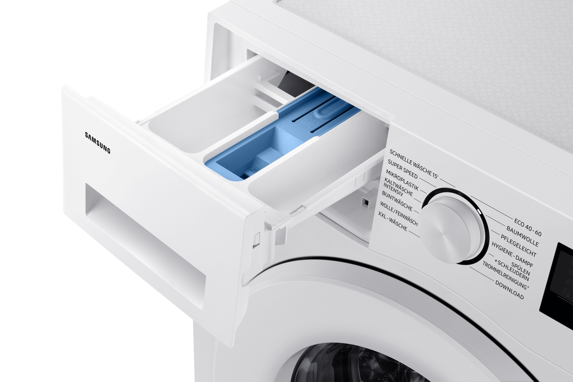 Nahaufnahme einer weißen Waschmaschine. Die Waschmittelschublade ist geöffnet und zeigt blaue Fächer. Ein Drehknopf zeigt Waschoptionen.