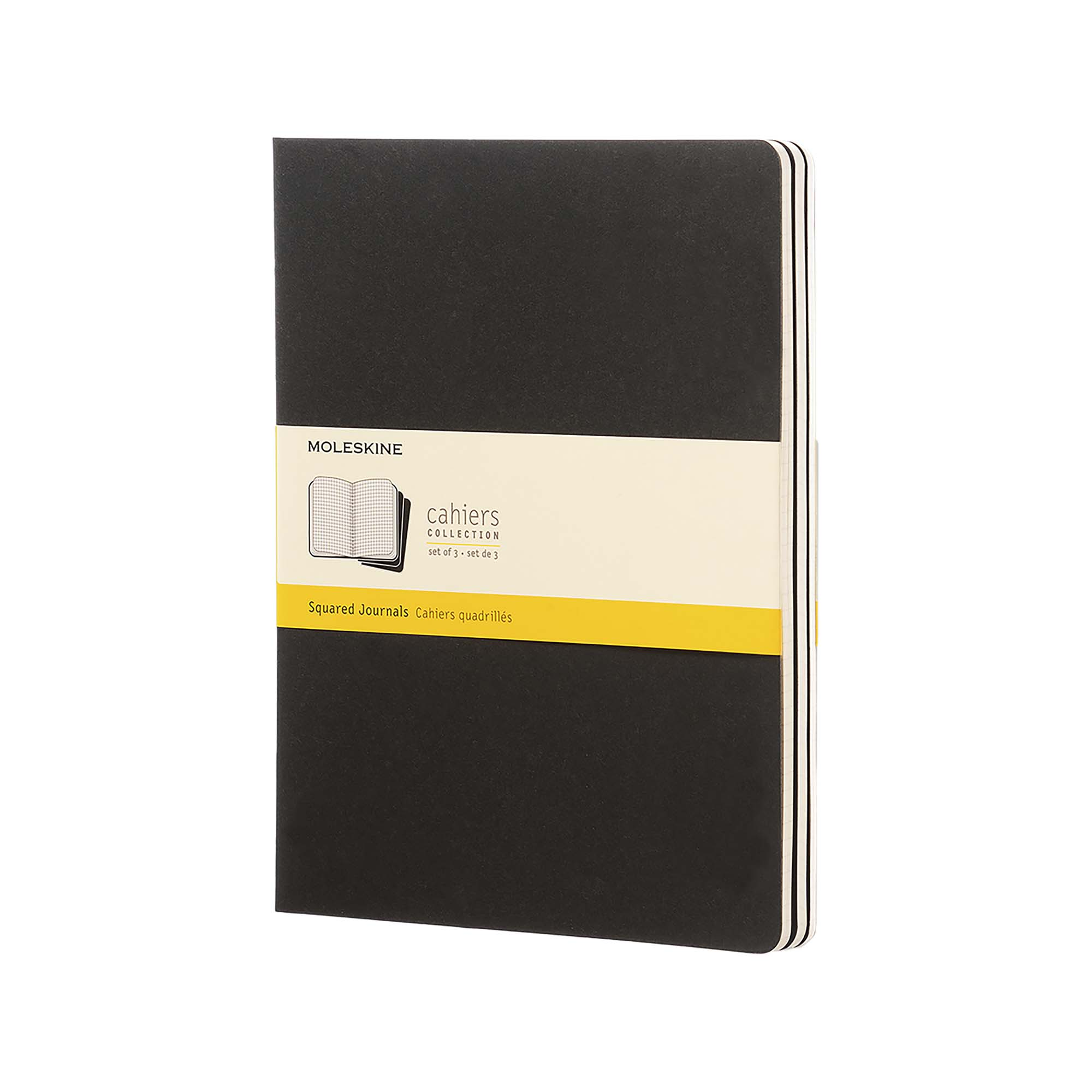 Ein schwarzes Moleskine Cahiers-Set mit karierten Notizbüchern. Weißer Text und gelber Streifen auf dem Cover. Weißer Hintergrund.