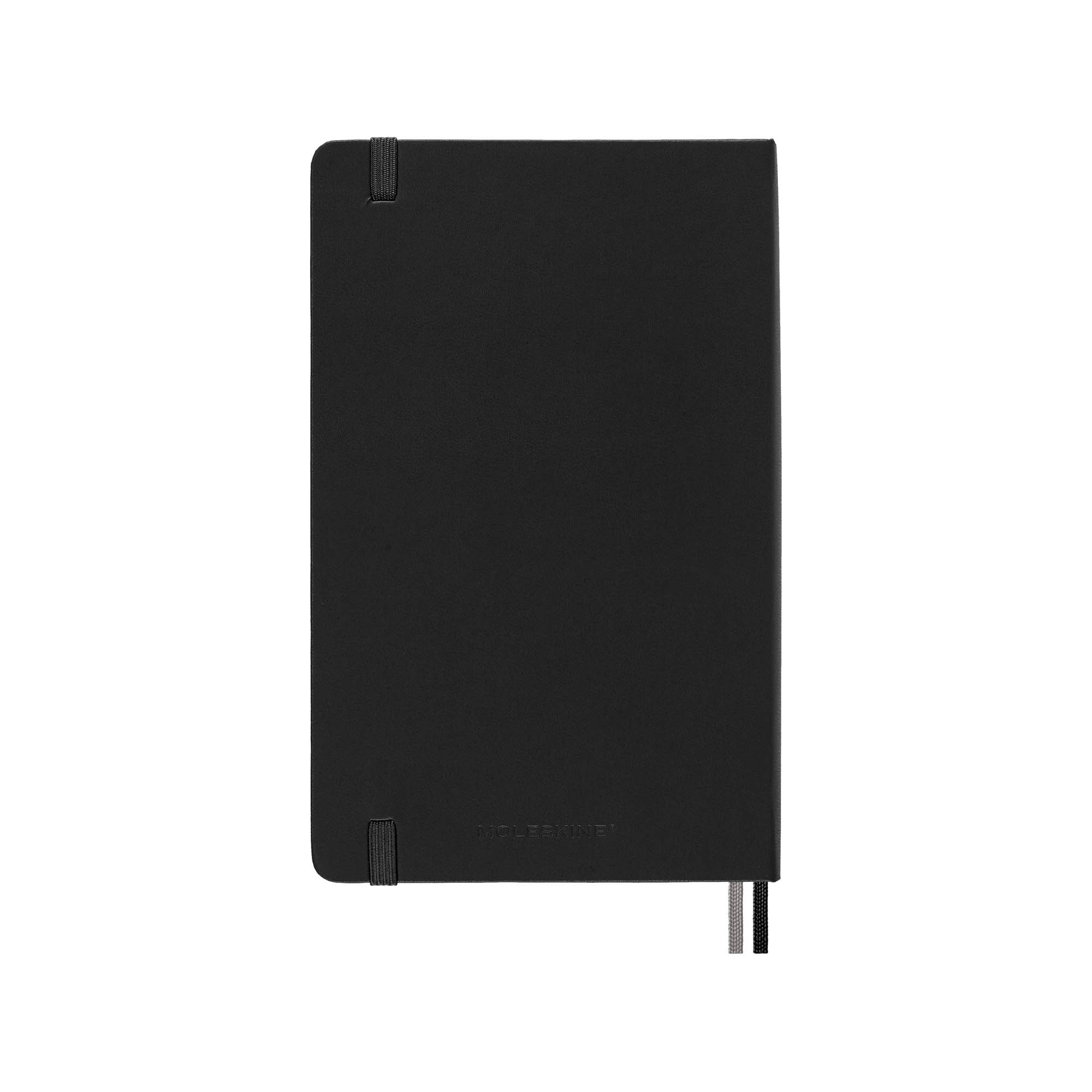 Zamknięty czarny notatnik Moleskine na białym tle. Ma czarną gumkę i dwa zakładki.