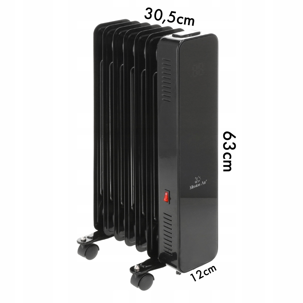 Czarny grzejnik olejowy z siedmioma żebrami, na kółkach. Wymiary: 30,5 cm, 63 cm, 12 cm. Posiada wyświetlacz cyfrowy i przełącznik.