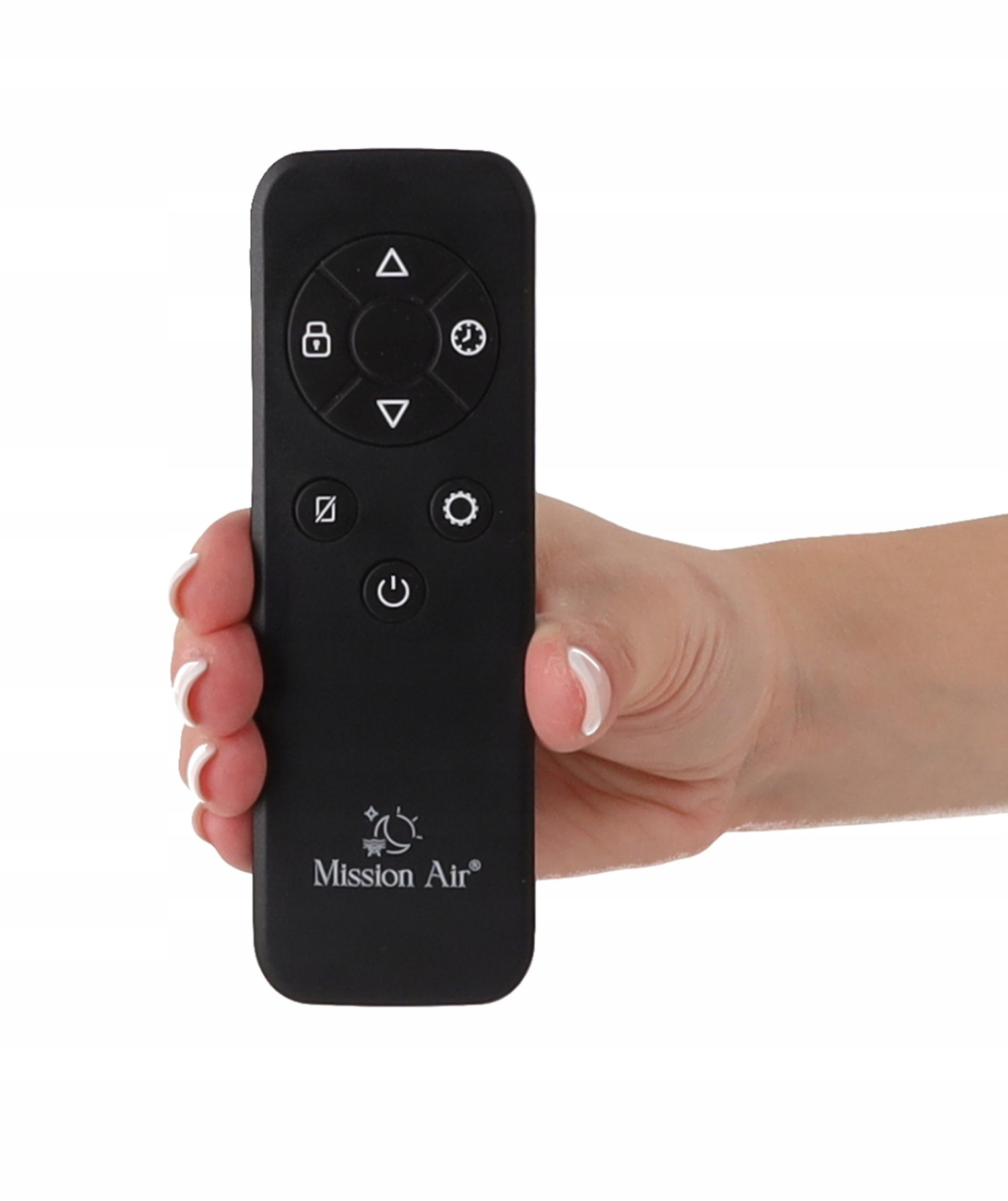 Ręka trzyma czarny pilot z przyciskami i logo 'Mission Air' na białym tle.