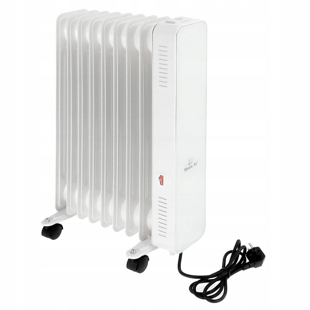 Biały grzejnik olejowy z siedmioma żebrami, przyciskiem zasilania i czarnym przewodem zasilającym. Stoi na czterech czarnych kółkach.