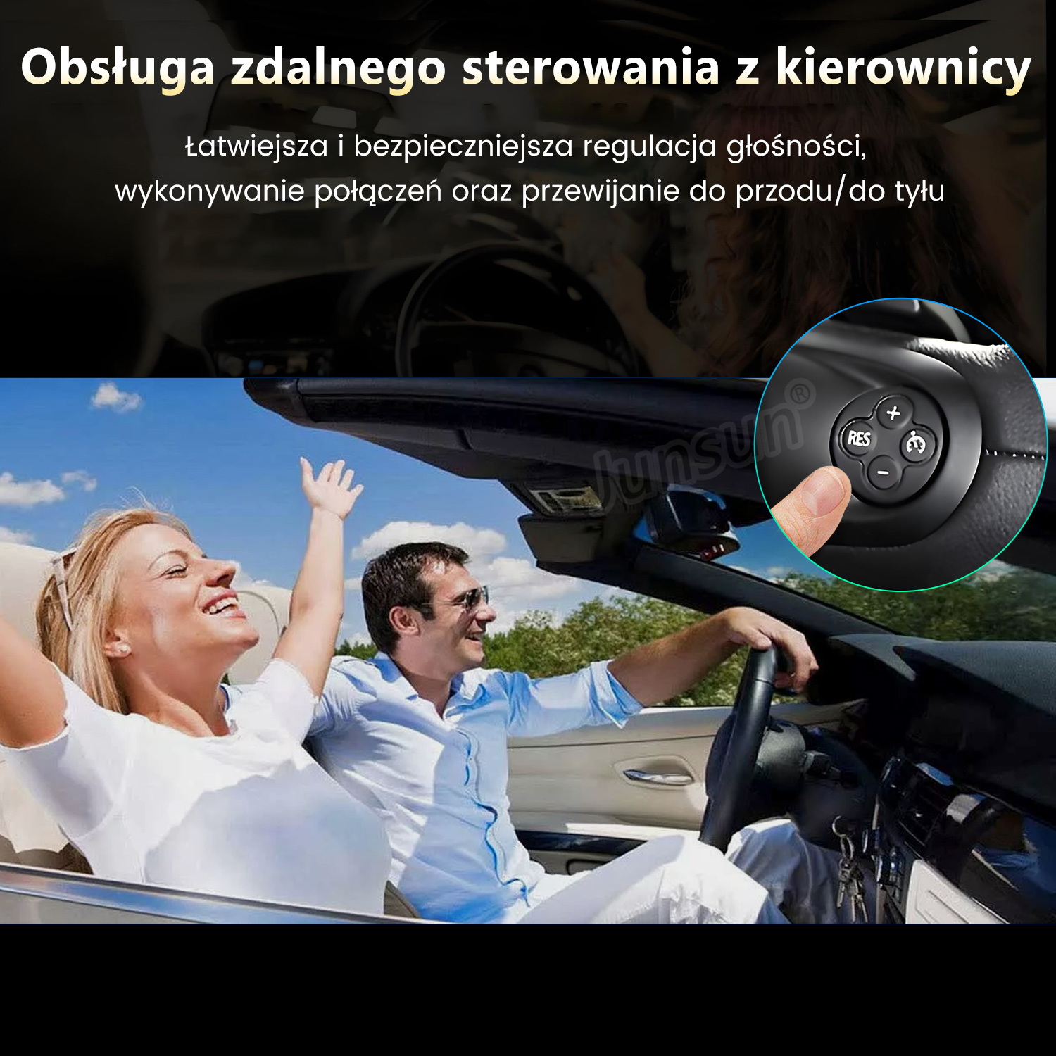 Para w kabriolecie, radośnie z uniesionymi ramionami. Widoczne są elementy sterujące kierownicy. Niebo jest niebieskie.