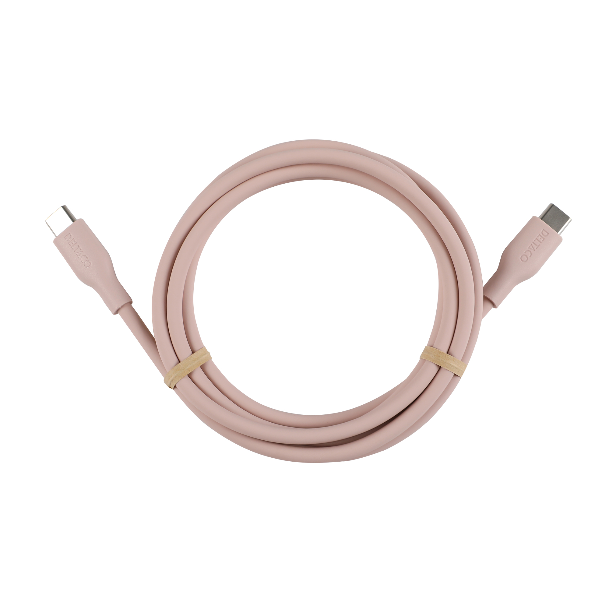 Un cable USB-C rosa, enrollado, con conectores en cada extremo. Sujetado por una banda elástica marrón.