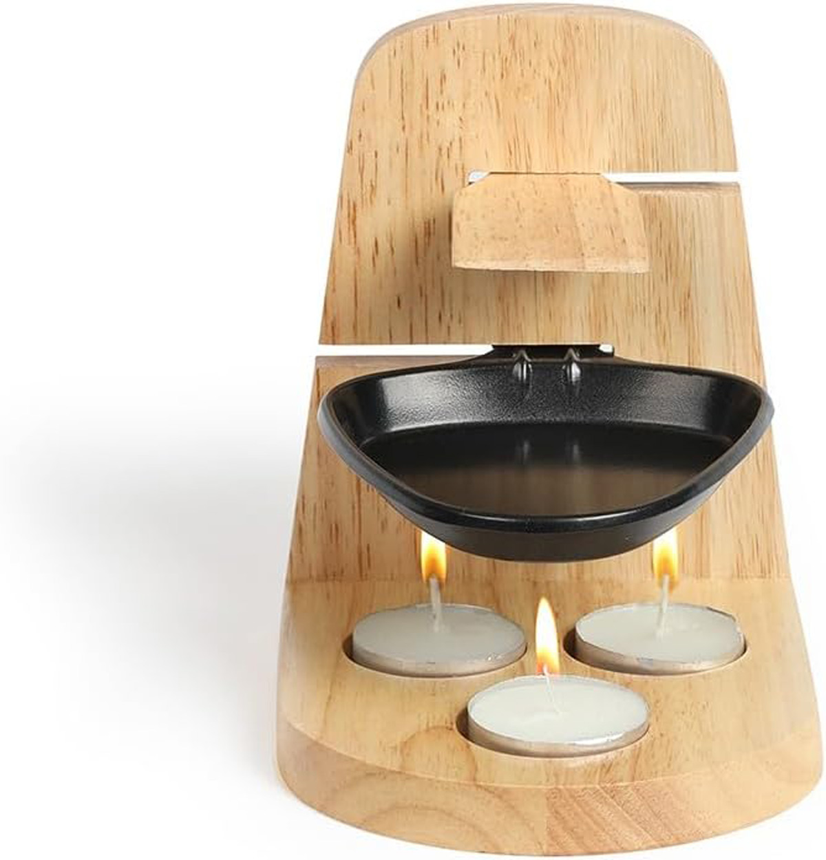 Holz-Aromatherapiegerät mit schwarzer Schüssel über drei brennenden Kerzen, vor weißem Hintergrund.