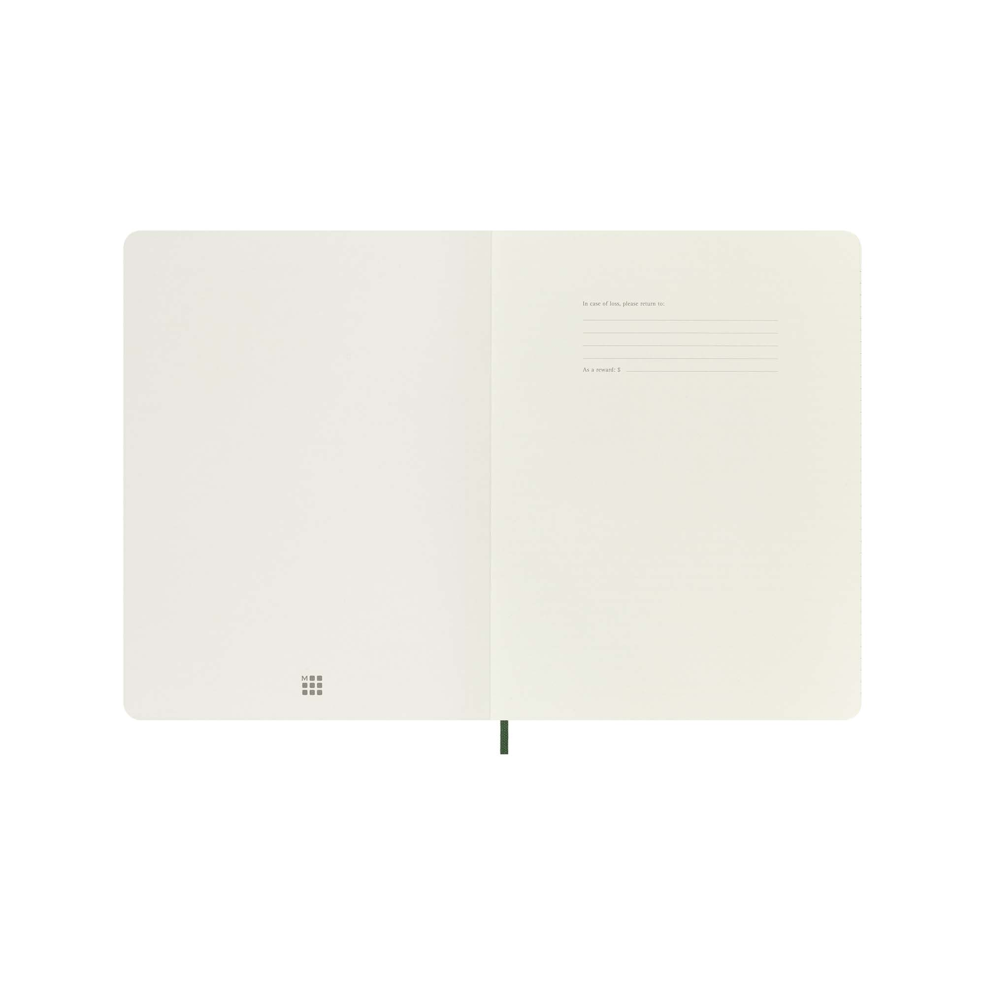 Offenes Notizbuch mit leeren Seiten. Es hat ein Lesezeichen und Text zum Ausfüllen im Verlustfall.
