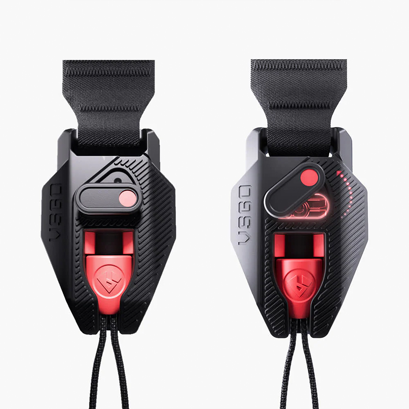 Deux clips de caméra V360 noirs et rouges. Chacun a un bouton, un déclencheur et une sangle. Un clip brille en rouge.
