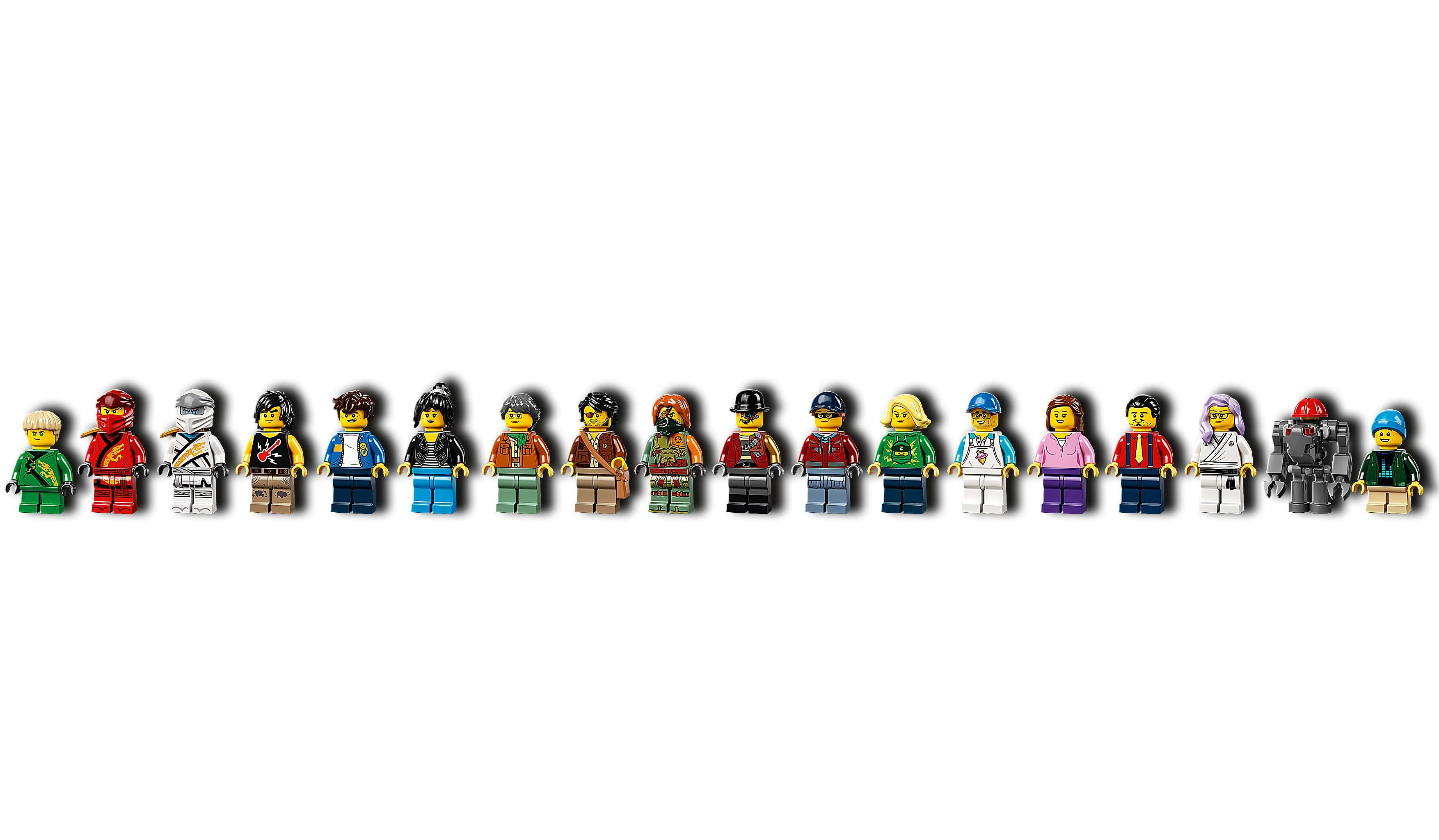 Eine Reihe von Lego-Minifiguren verschiedener Charaktere, darunter Ninjas, ein Roboter und Menschen in Freizeitkleidung, vor weißem Hintergrund.