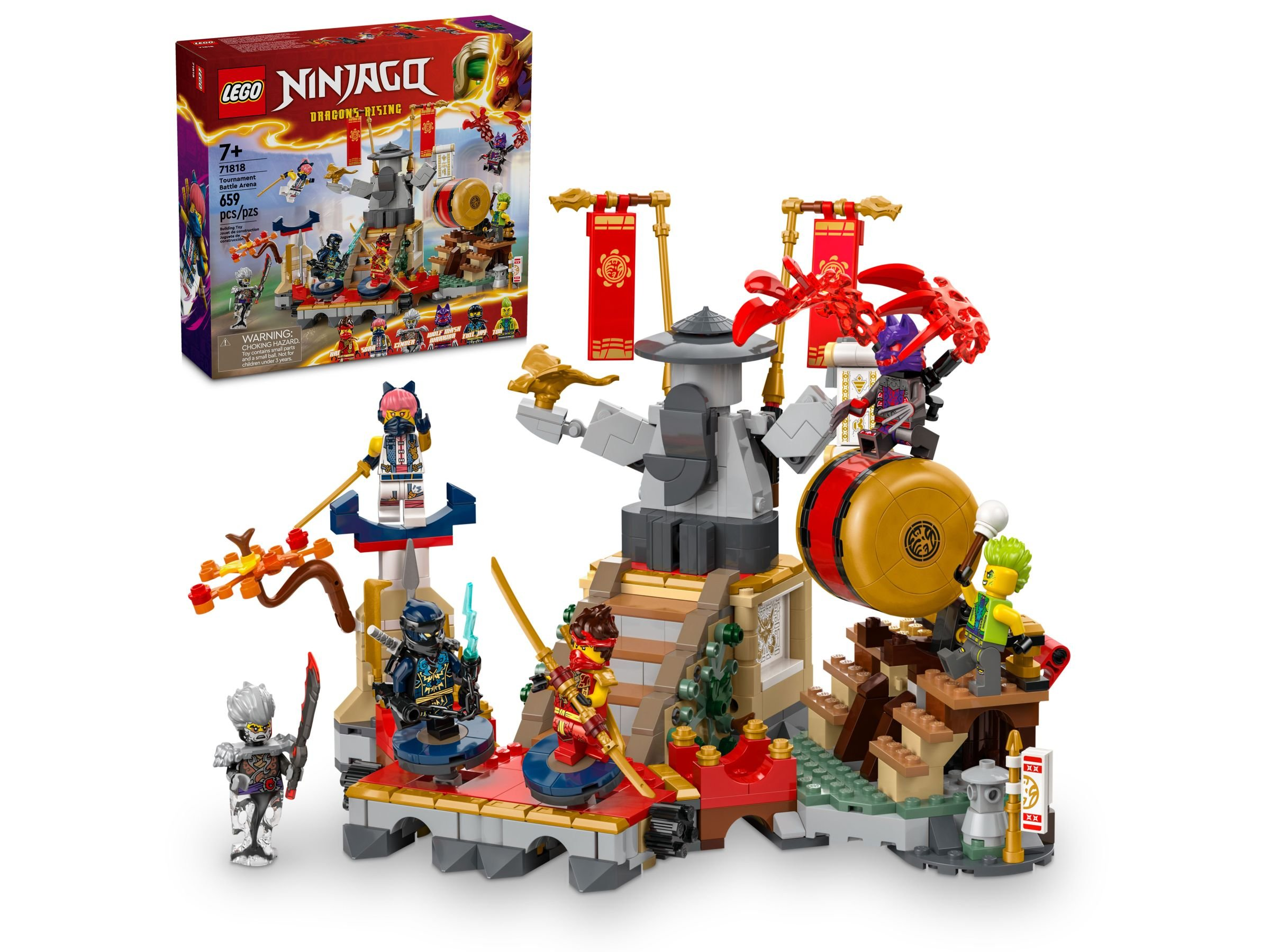 Lego Ninjago-Set, Turnier-Kampfarena. Minifiguren auf einer Bühne mit Trommel und Bannern, Box im Hintergrund.