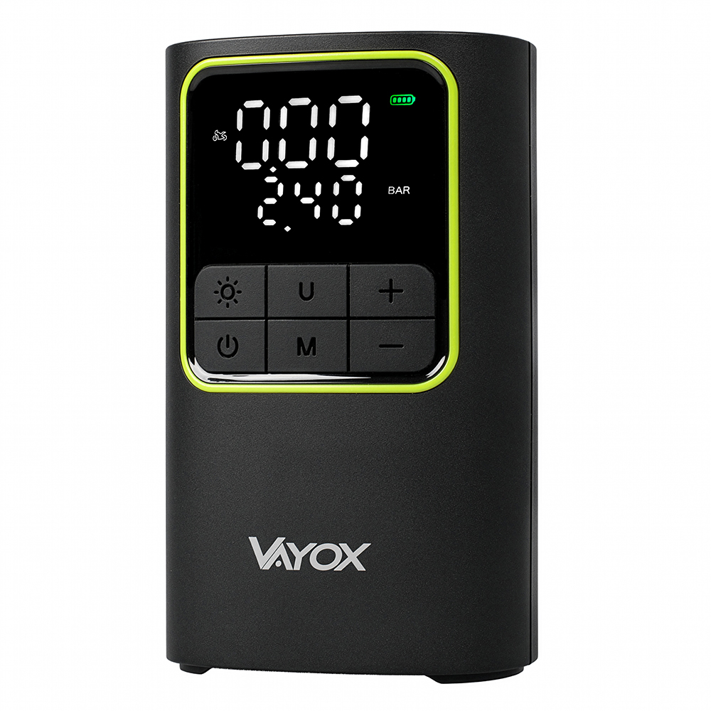 Czarna pompka powietrza Vayox. Wyświetlacz z zieloną obwódką pokazuje odczyty ciśnienia i przyciski sterujące.