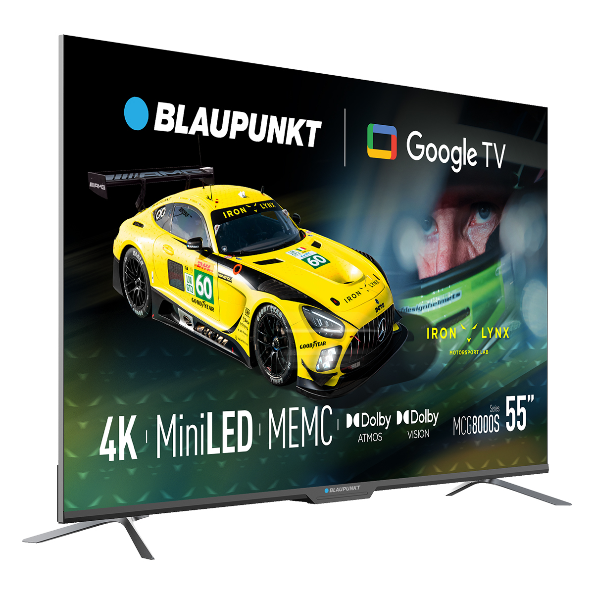 Auto da corsa gialla sullo schermo di una TV. Lo schermo mostra l'auto con sponsor e la scritta Google TV. La TV è da 55 pollici.