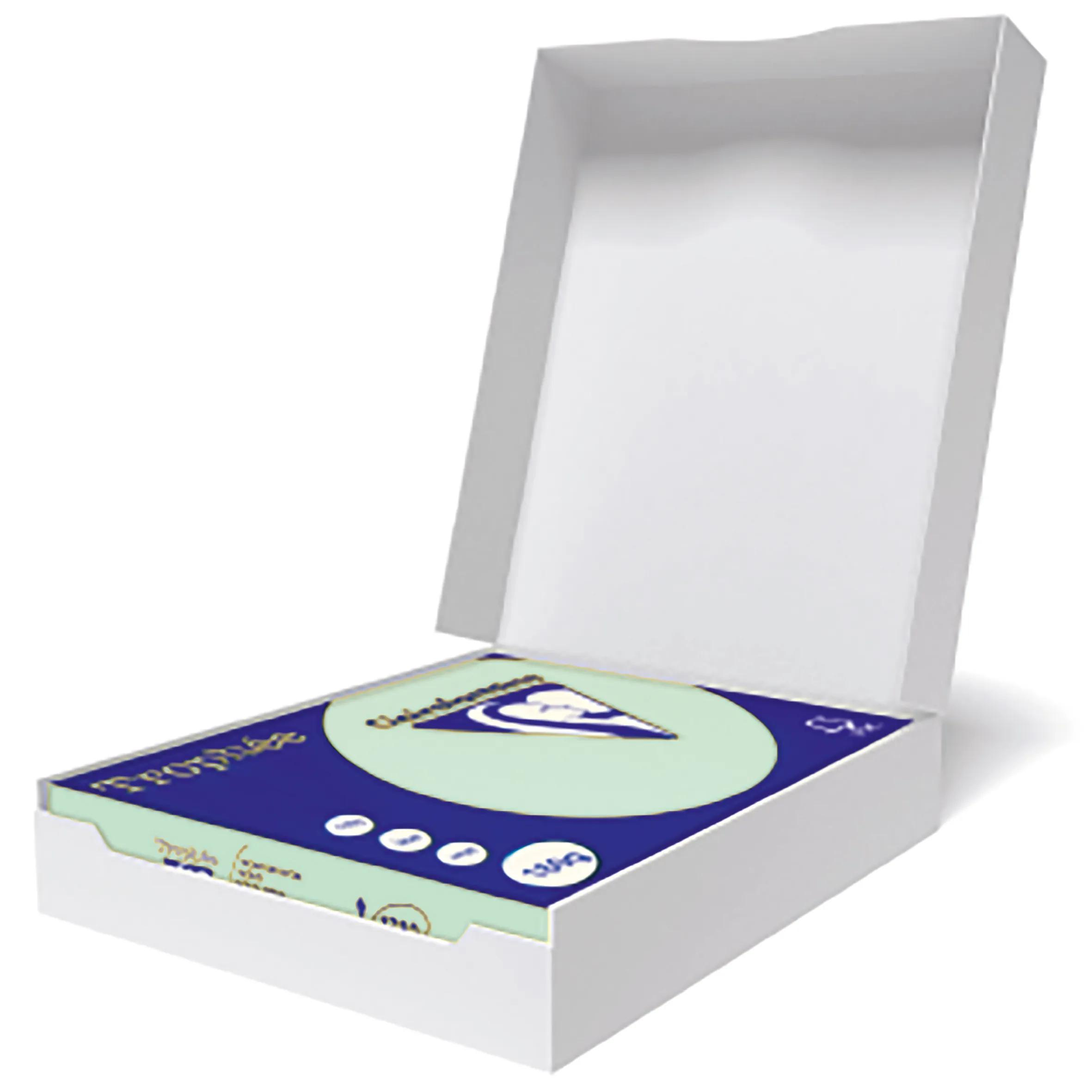 Una caja blanca con tapa abierta, revelando una caja azul y verde de tarjetas. Las tarjetas tienen un logotipo y texto.
