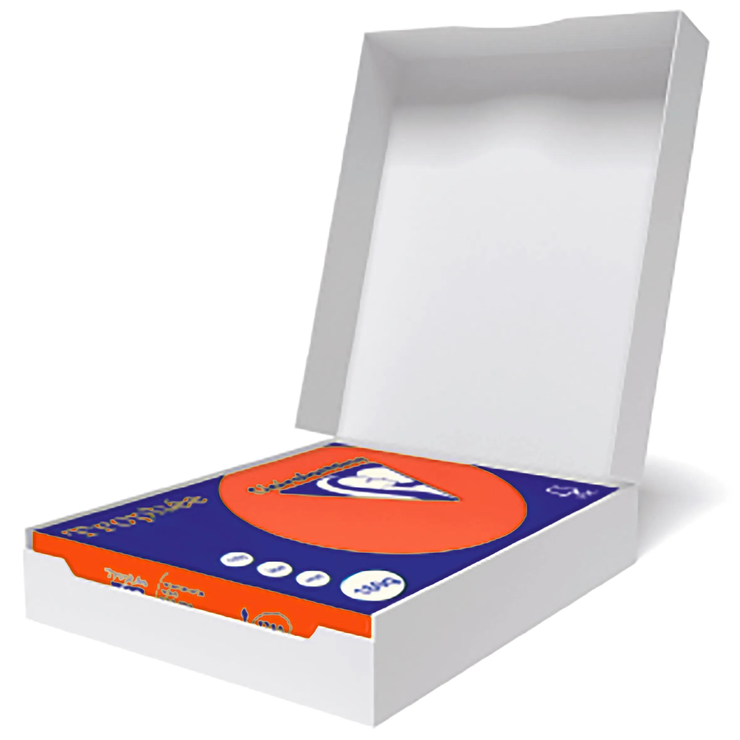 Caja blanca abierta con paquete azul y naranja en su interior. El paquete tiene texto y logo.