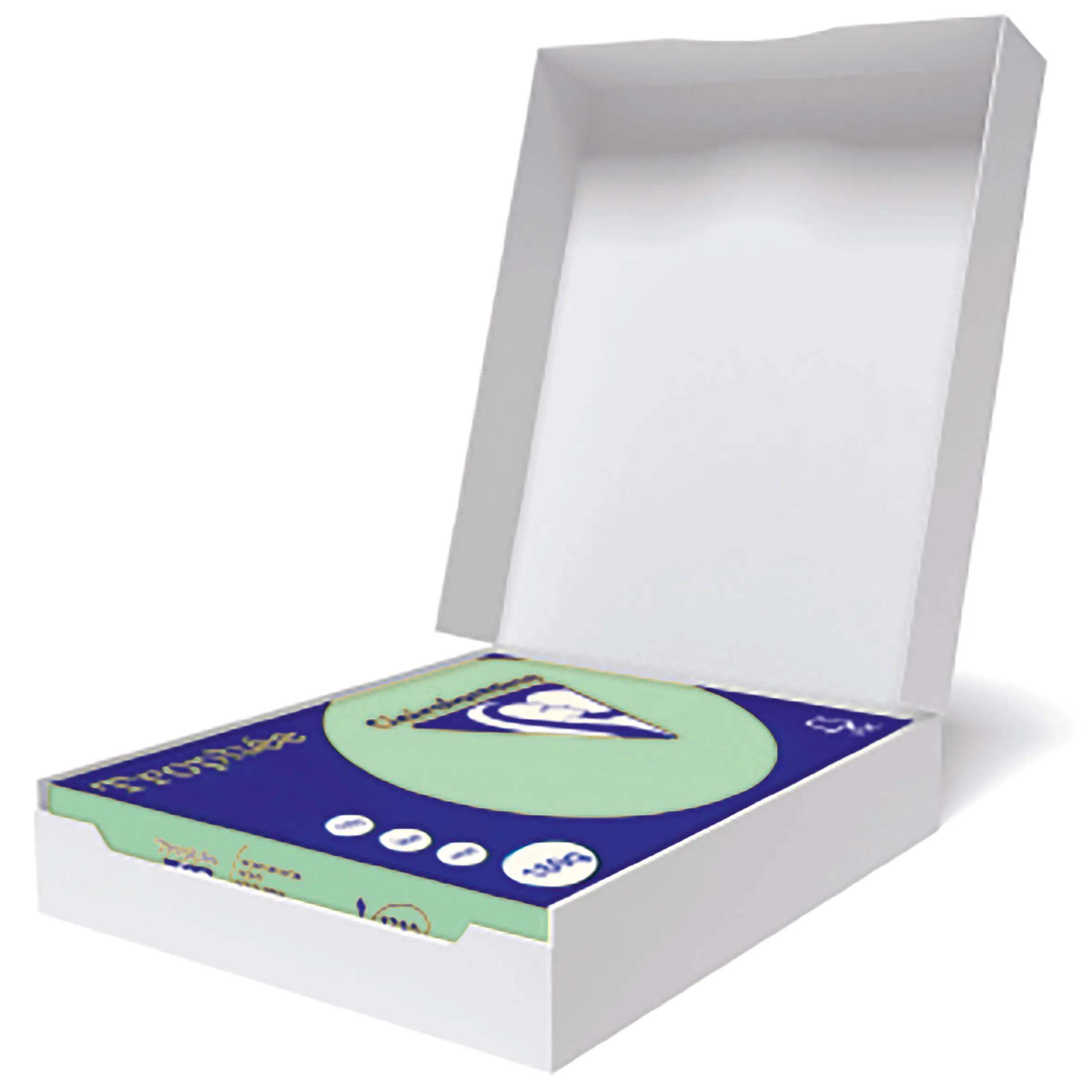 Caja blanca abierta con una caja de cartas azul y verde dentro. Las cartas tienen un logotipo y texto.