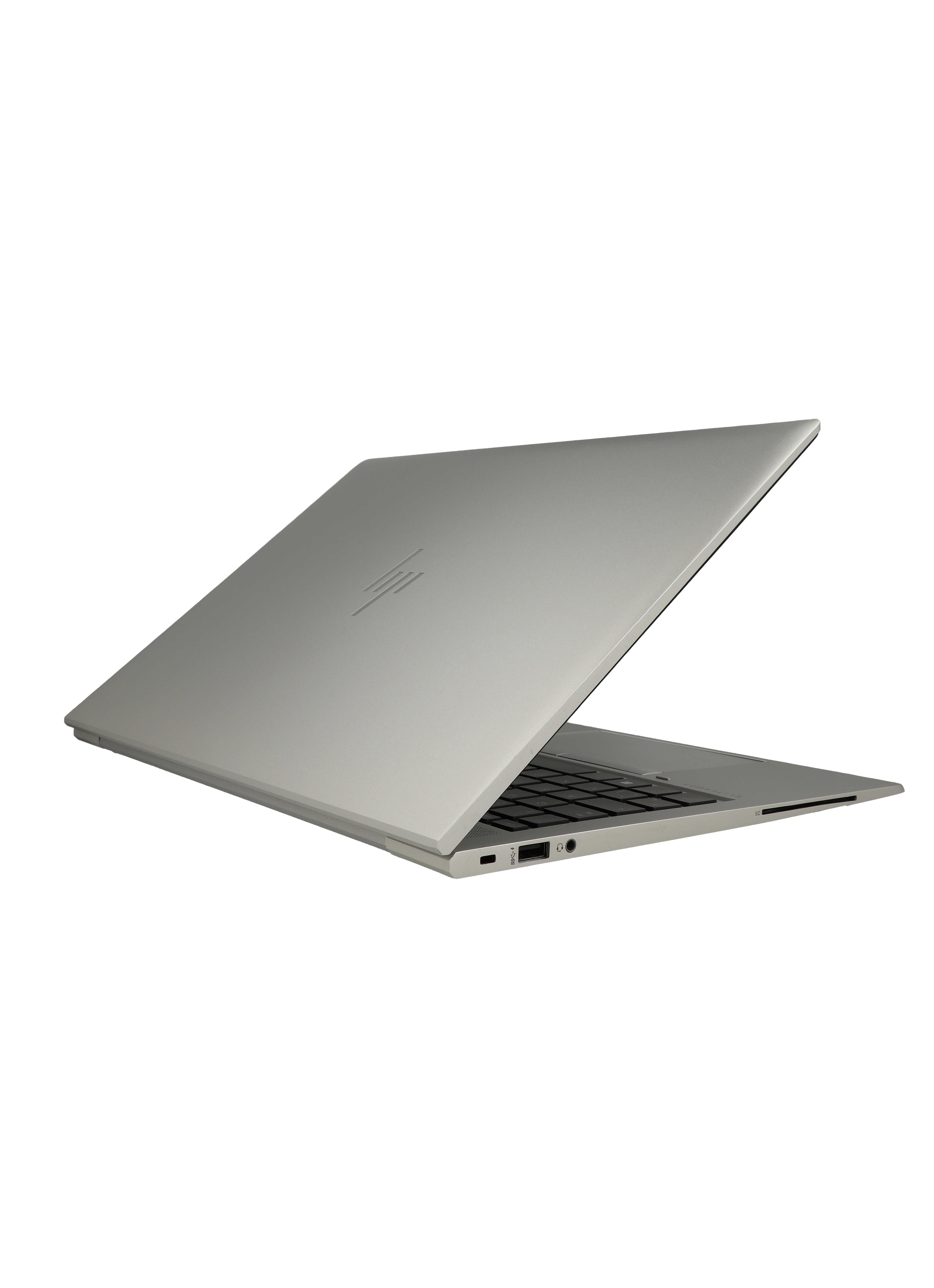 Ein silberner Laptop ist auf schwarzem Hintergrund geöffnet. Der Bildschirm ist hochgeklappt. Die Tastatur ist sichtbar.