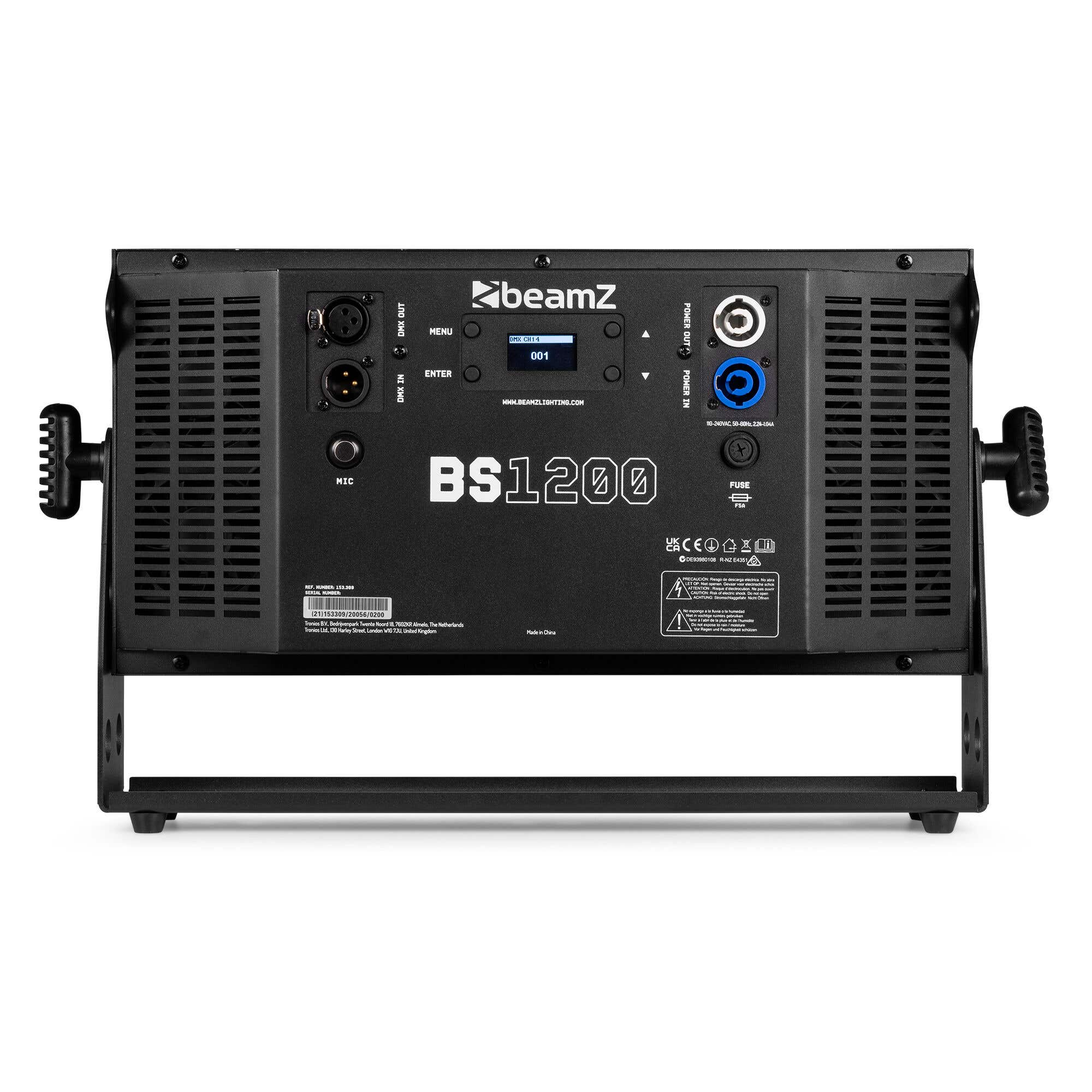 Dispositivo de iluminación negro BS1200 con controles, pantalla y puertos. Tiene un asa y está montado en un soporte.