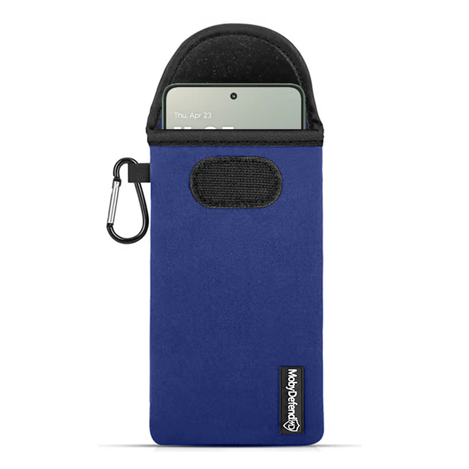 Een blauwe telefoonhoes met een zwarte bovenkant en een telefoon erin. Het heeft een karabijnhaak. De merknaam is rechtsonder zichtbaar.