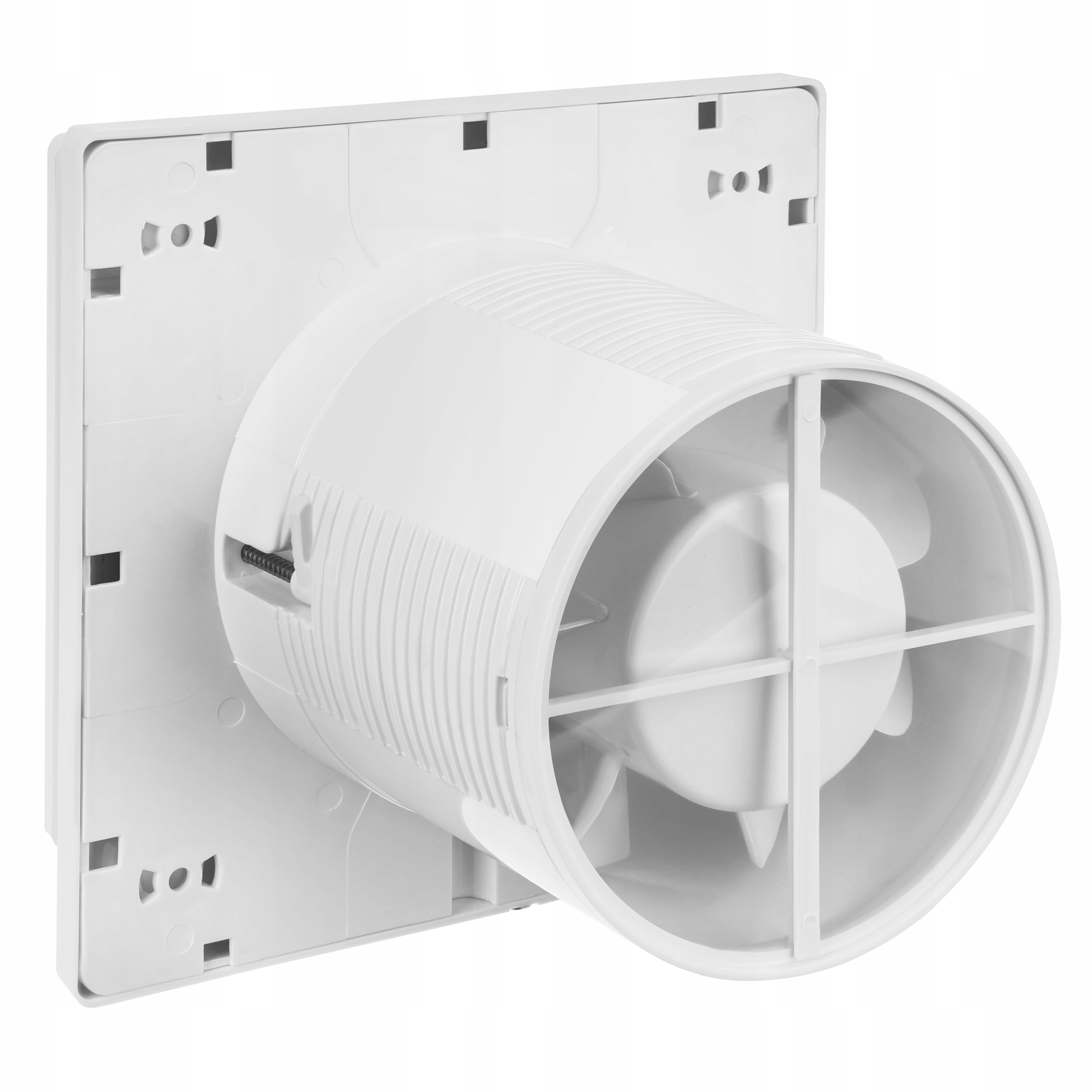 Biały, kwadratowy wentylator z cylindrycznym wylotem. Wentylator ma w środku kratkę.