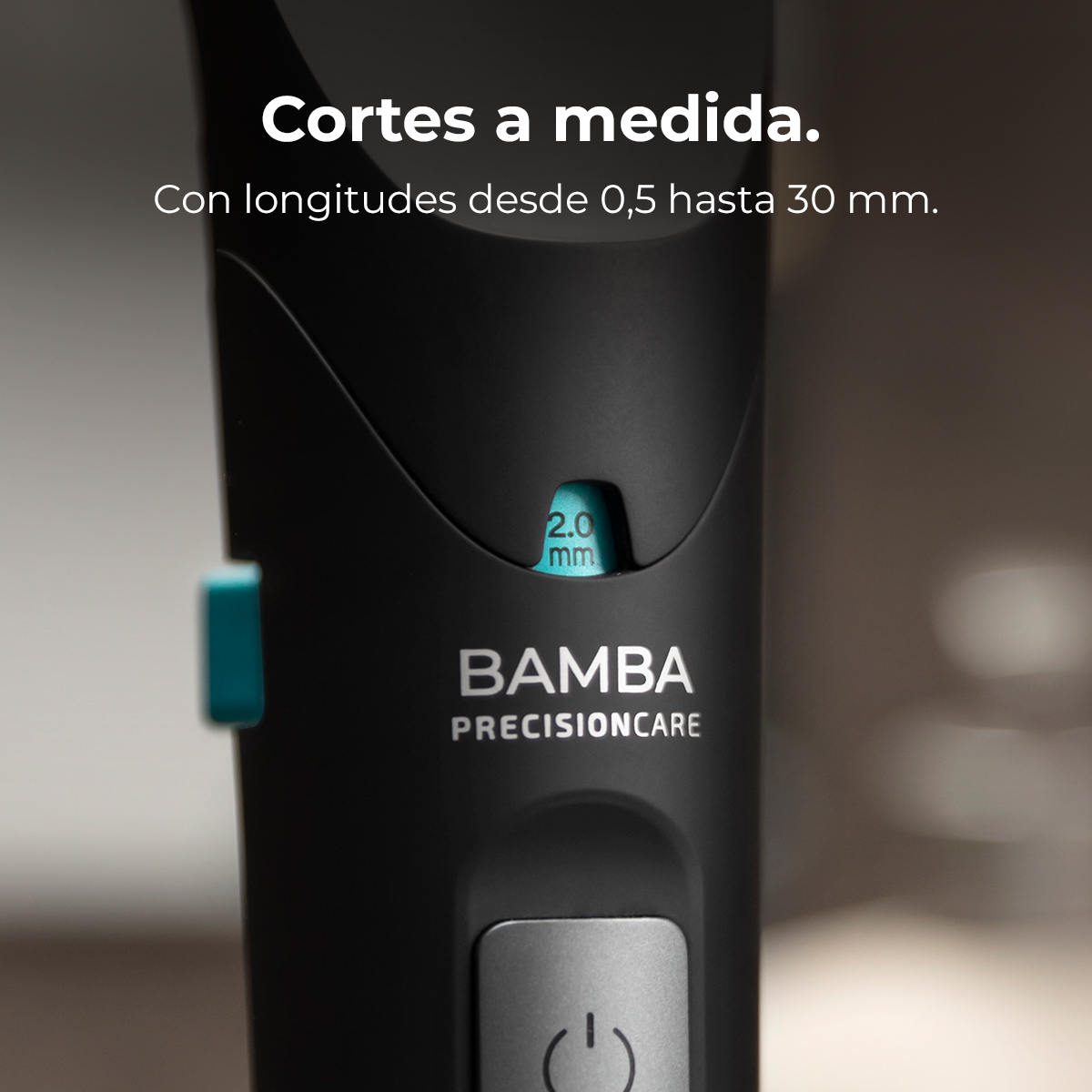Primo piano di un tagliacapelli nero con la scritta Bamba Precisioncare. L'impostazione è 2,0 mm.