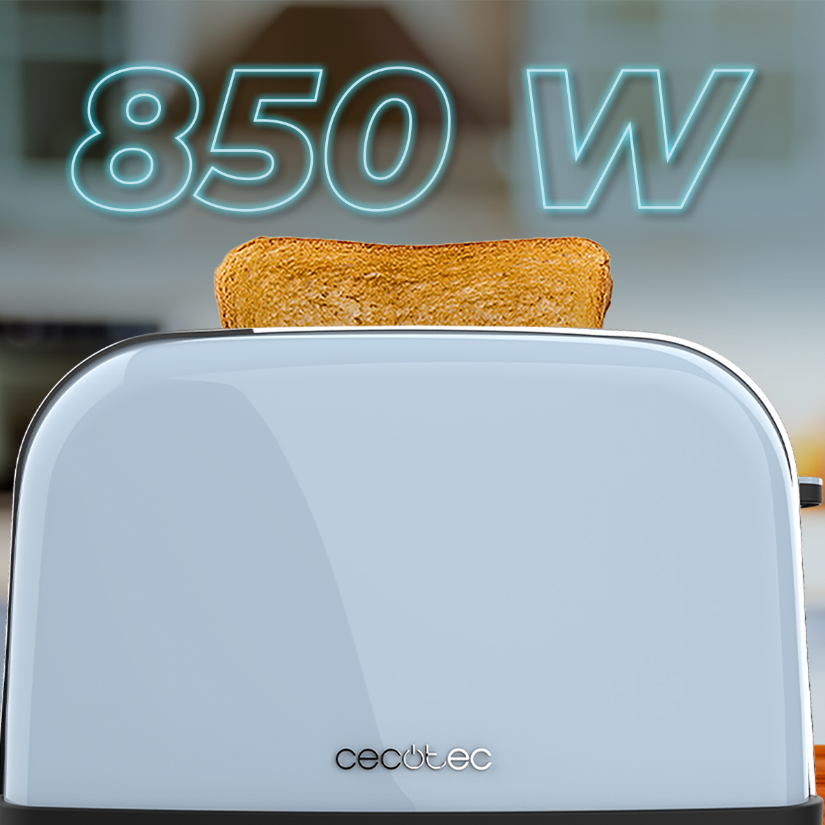Una tostadora Cecotec azul claro con una rebanada de pan tostado sobresaliendo. El texto '850 W' está encima en azul neón.