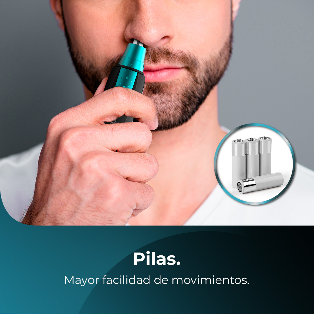 Un uomo si taglia i peli del naso con un trimmer blu e nero. Batterie in un cerchio. Il testo recita 'Pilas' e 'Mayor facilidad'.