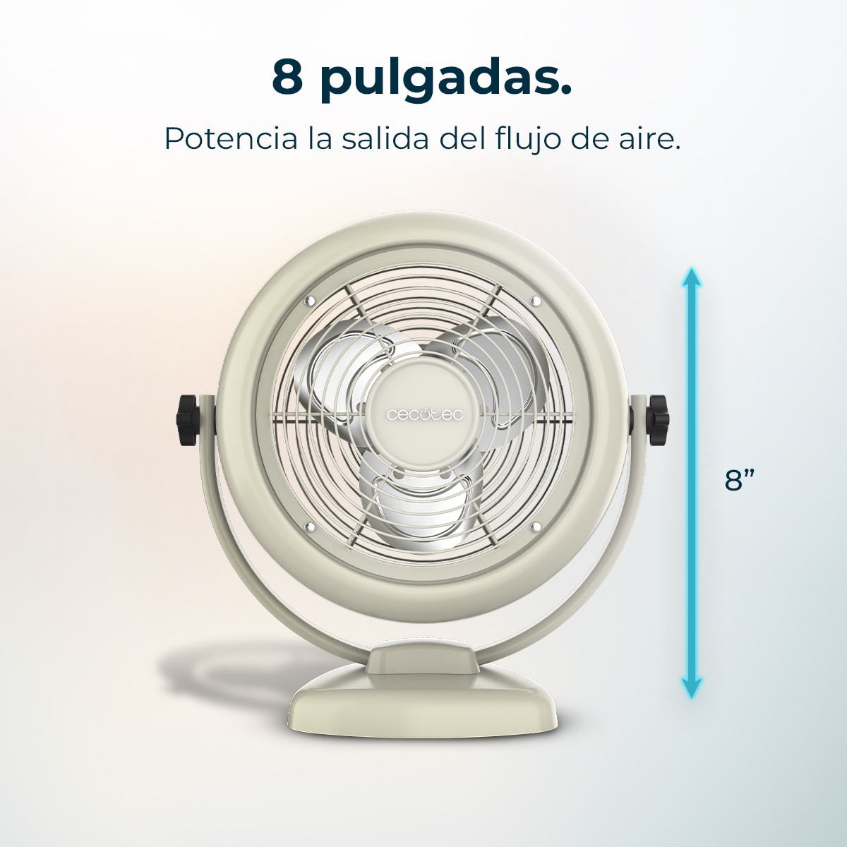 Un ventilatore da scrivania color crema con diametro di 8 pollici. Ha un telaio circolare con supporto, pale e logo del marchio.