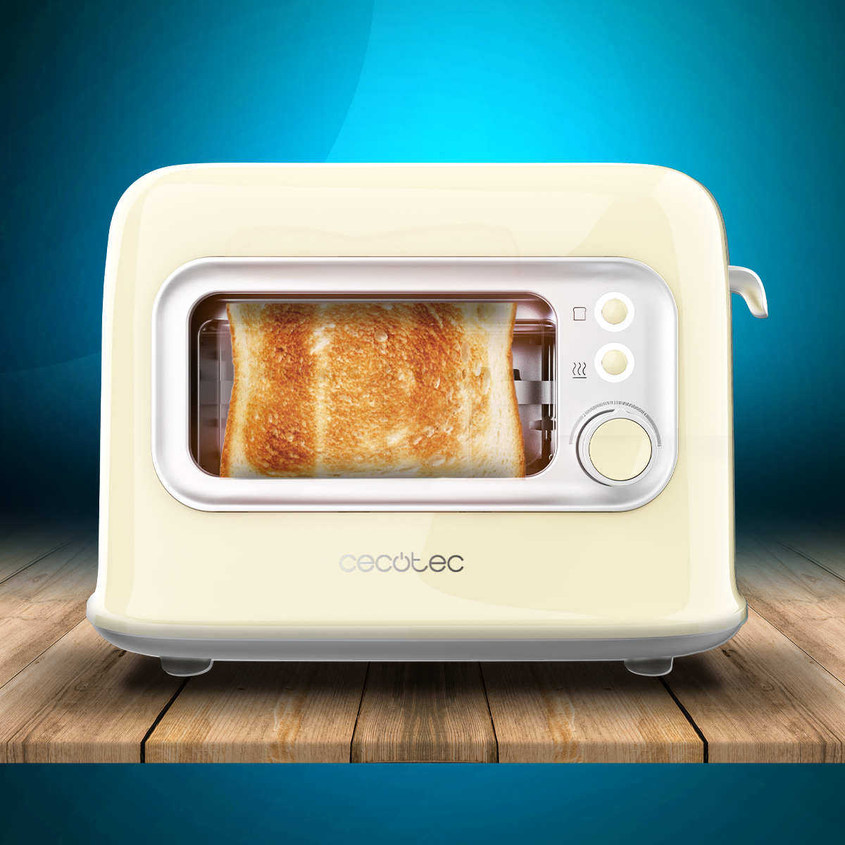 Un tostapane color crema con una fetta di pane tostato all'interno. Si trova su una superficie di legno contro uno sfondo blu.