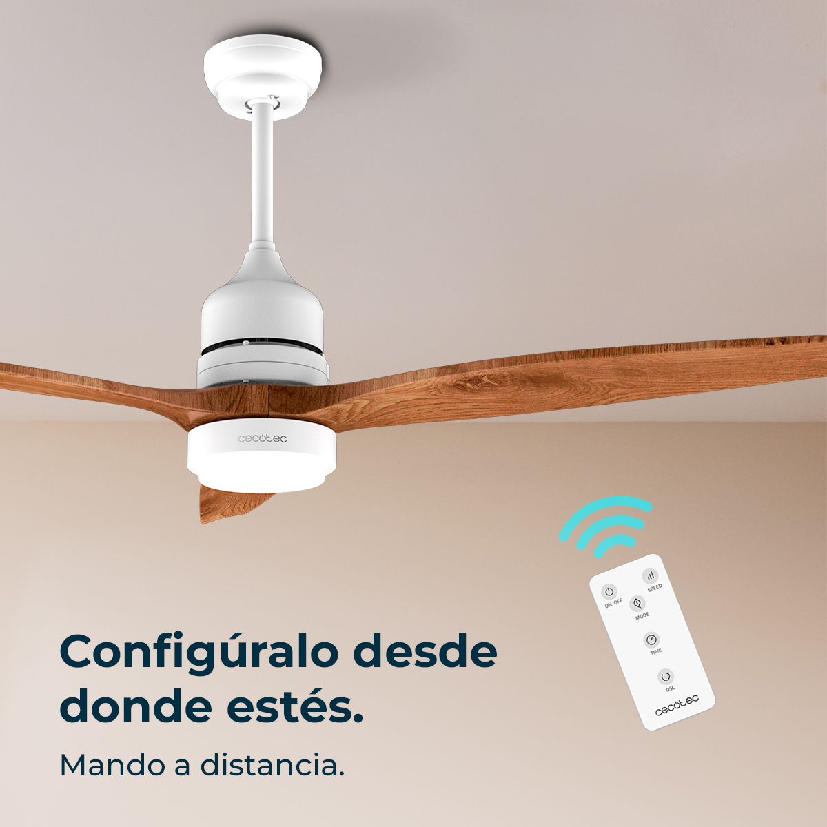 Ein weißer Deckenventilator mit Holzflügeln und eine Fernbedienung sind abgebildet. Der Text lautet: 'Konfigurieren Sie es von überall. Fernbedienung.'