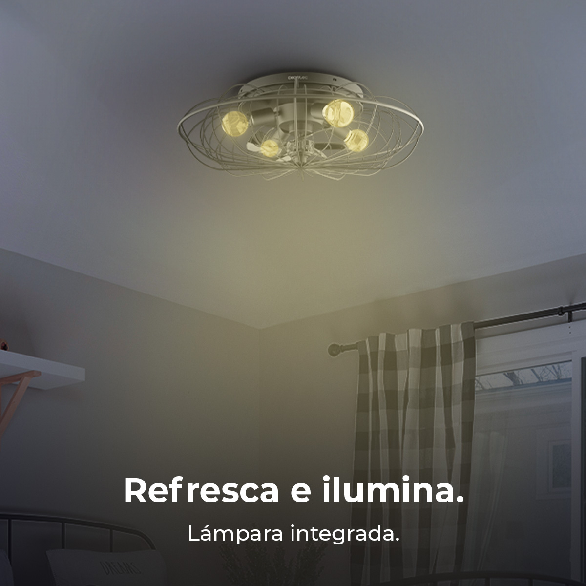 Deckenventilator mit Lichtern. Der Raum ist sanft beleuchtet. Text: 'Erfrischt und beleuchtet. Integrierte Lampe'.