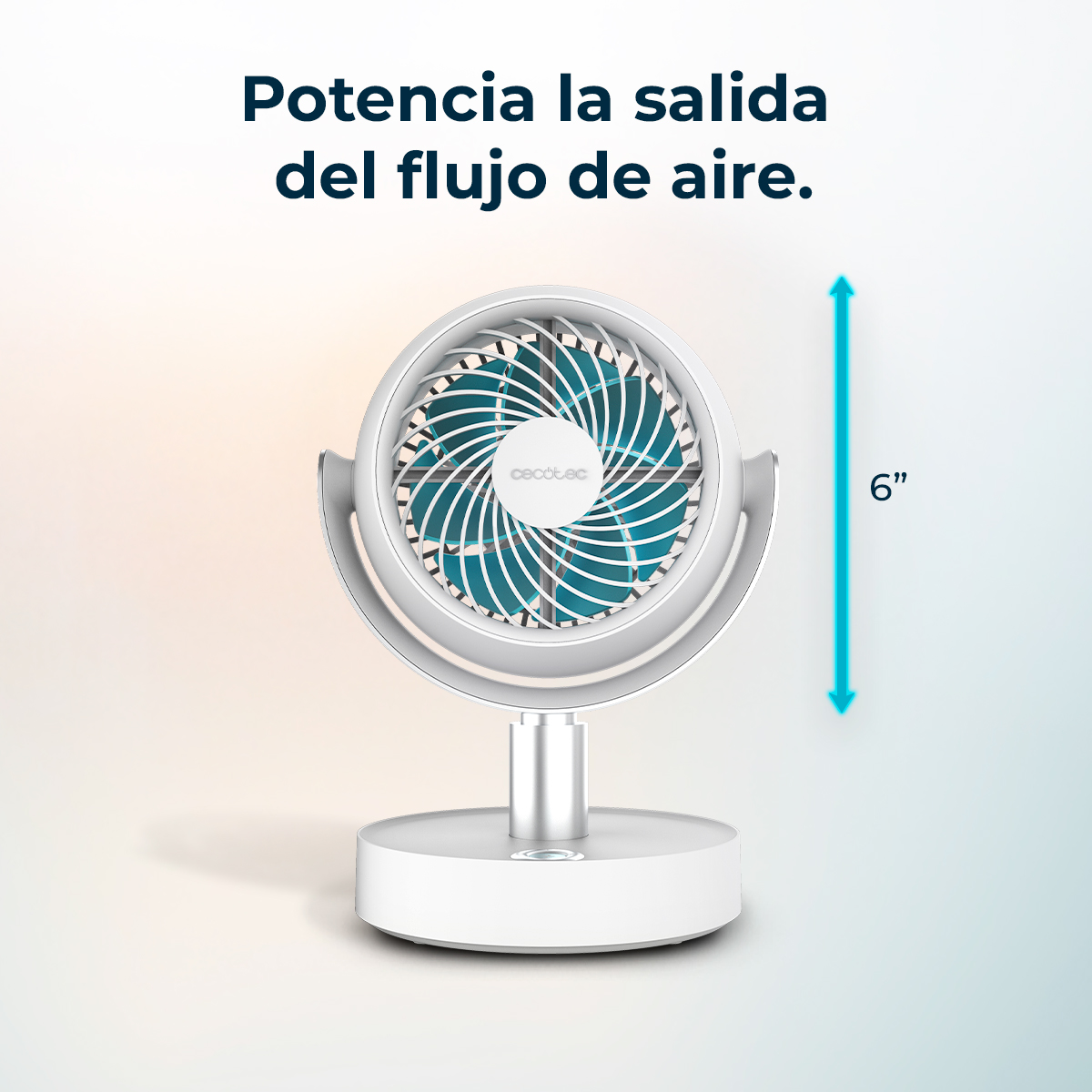 Wyświetlany jest biały wentylator z niebieskimi łopatkami. Niebieska strzałka pokazuje 6 cali. Tekst na górze brzmi: 'Potencia la salida del flujo de aire.'